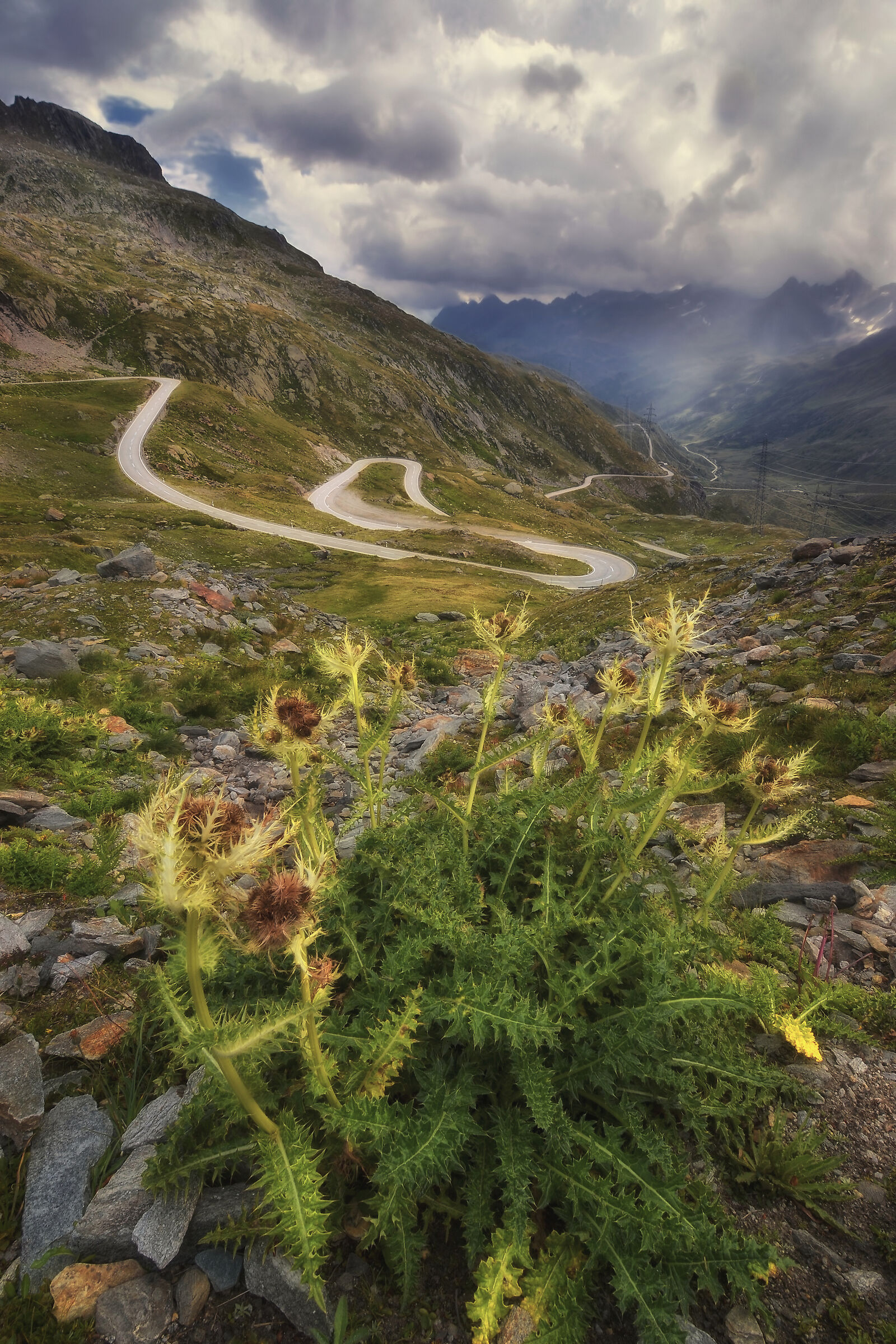 Going up to the Nuefenen Pass