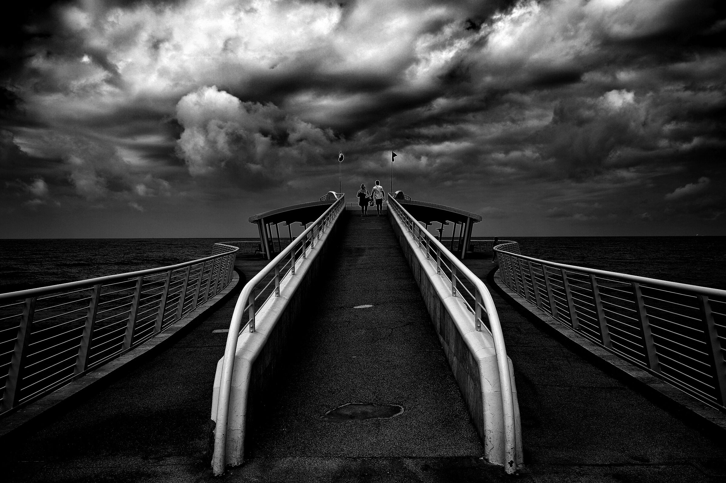 An evening on the pier