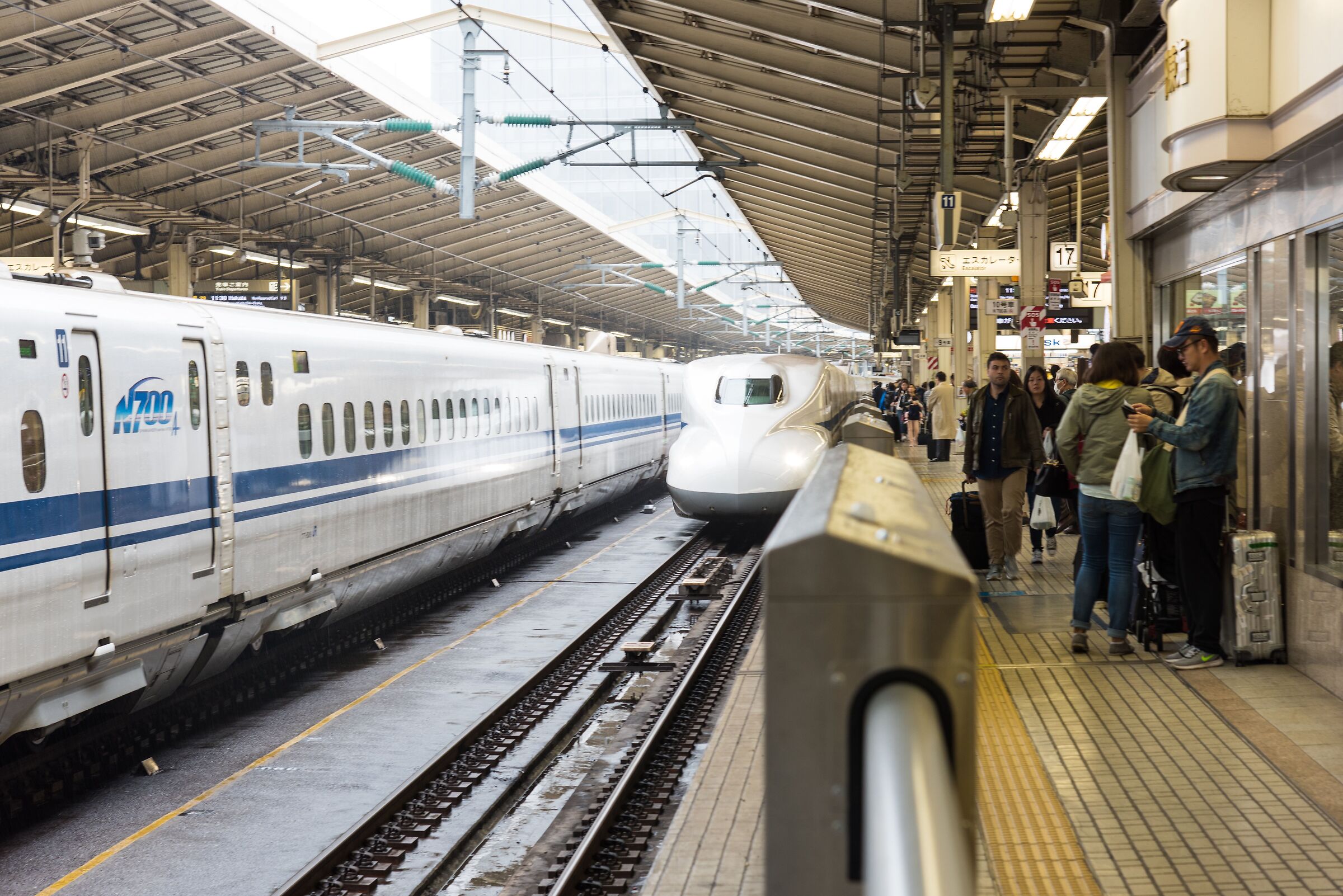 Shinkansen Osaka station