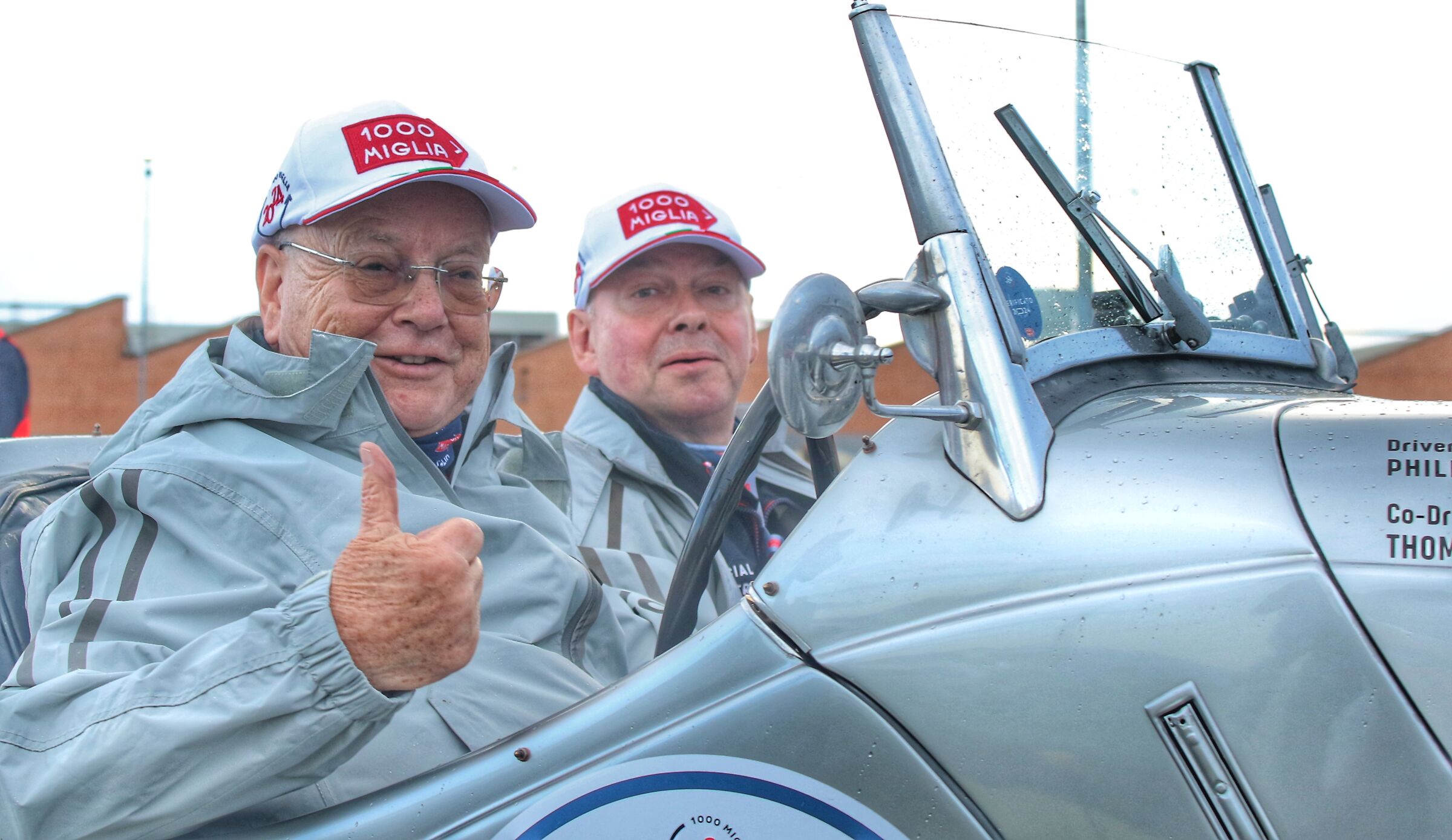 1000 MILES driver co-driver