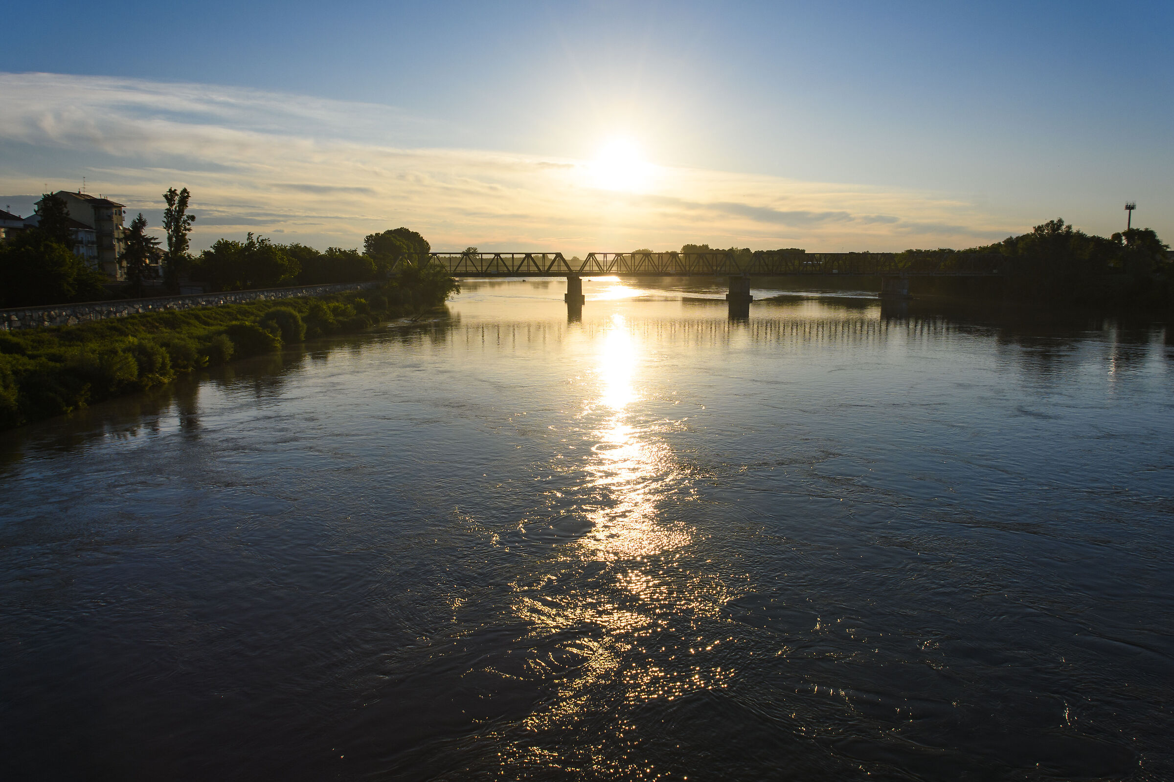 Reflections of dawn on the Po