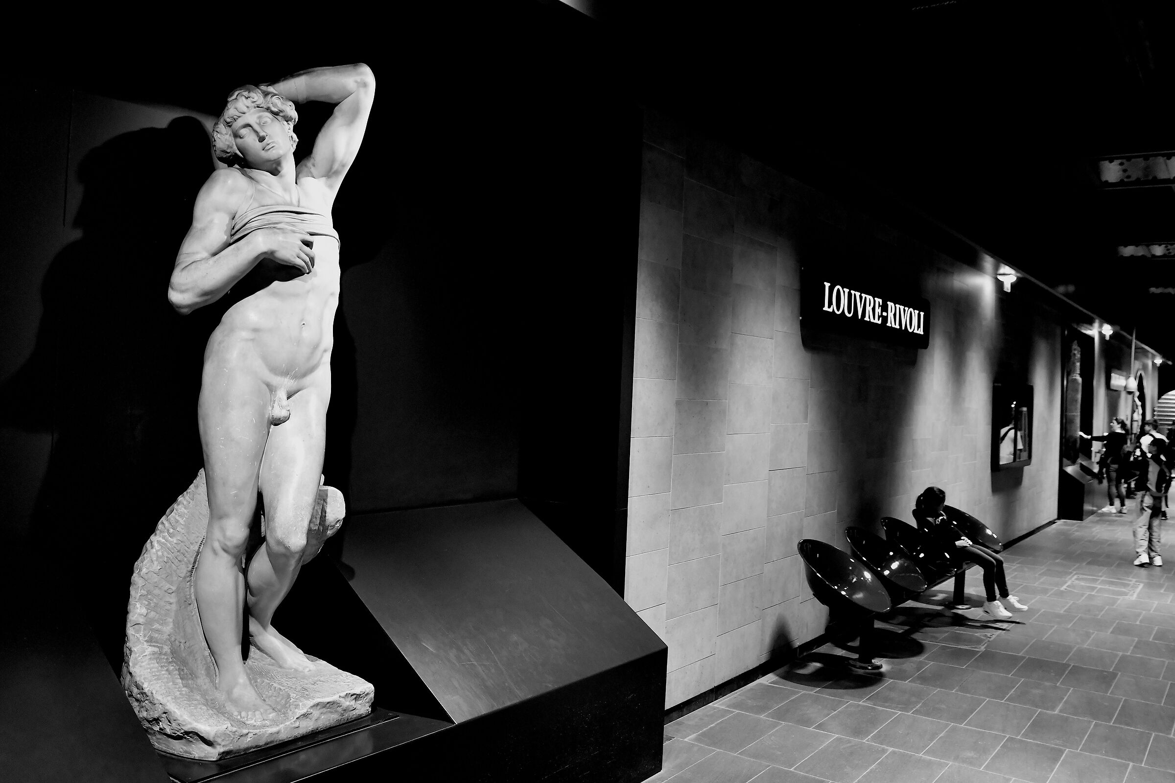 Metrò uscita Louvre