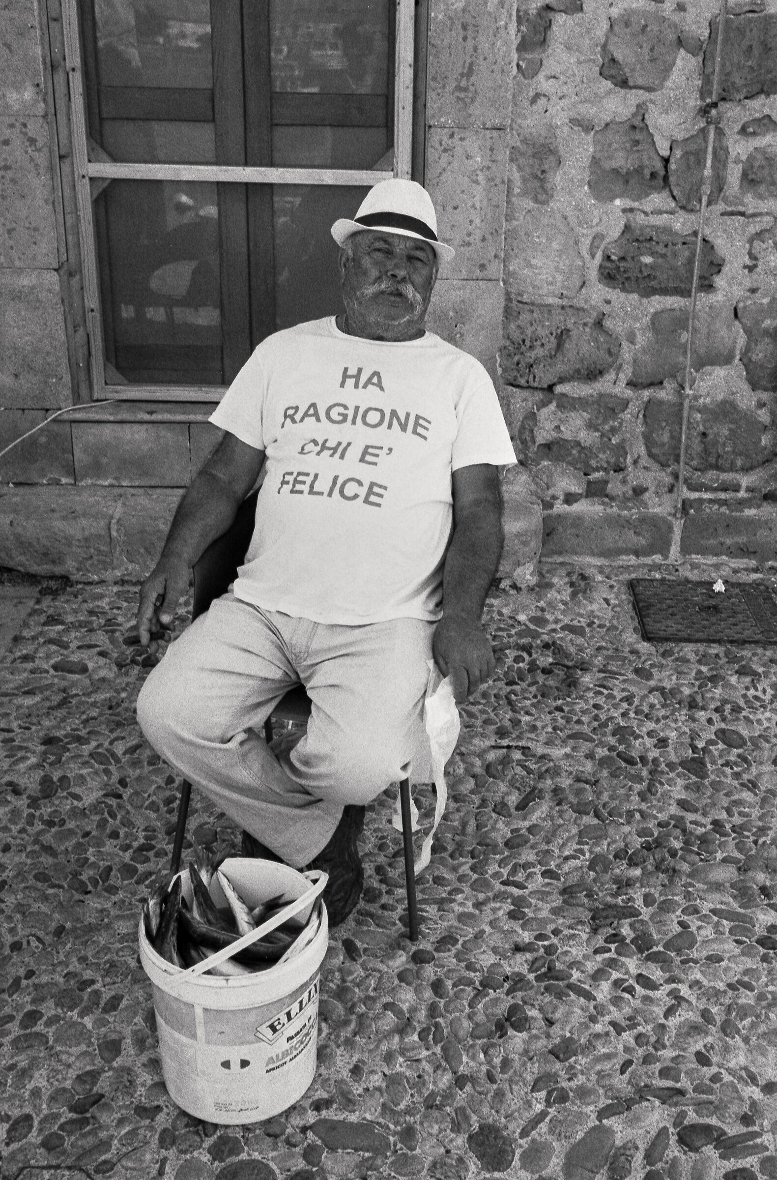 Bessa R2 + Zeiss 35 + Kentmere 400