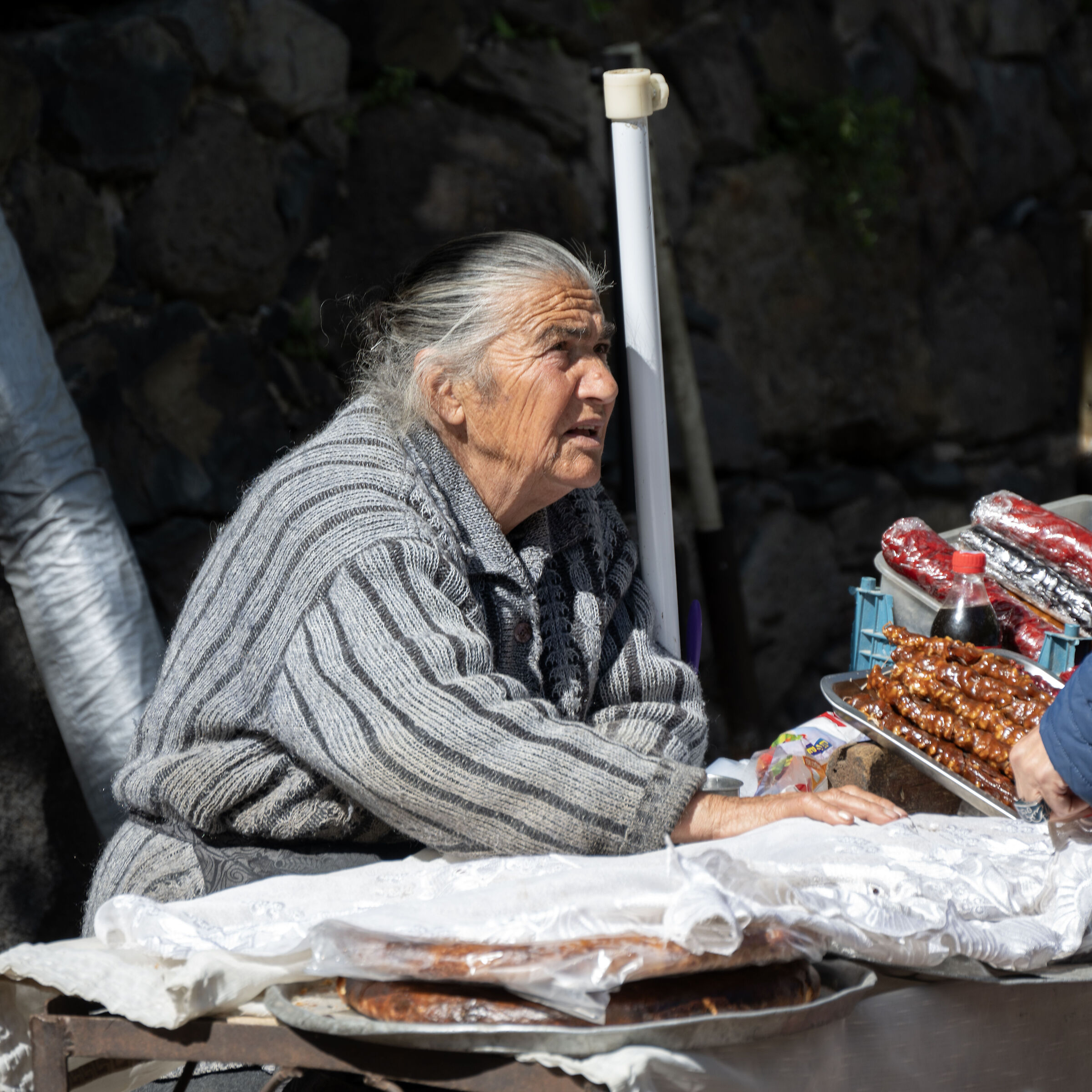 Armenia 2024 - Giovane bancarellista