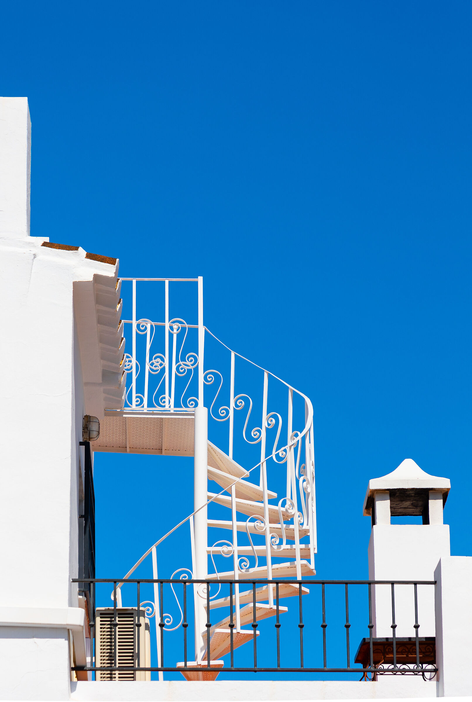 Strange geometries in Frigiliana