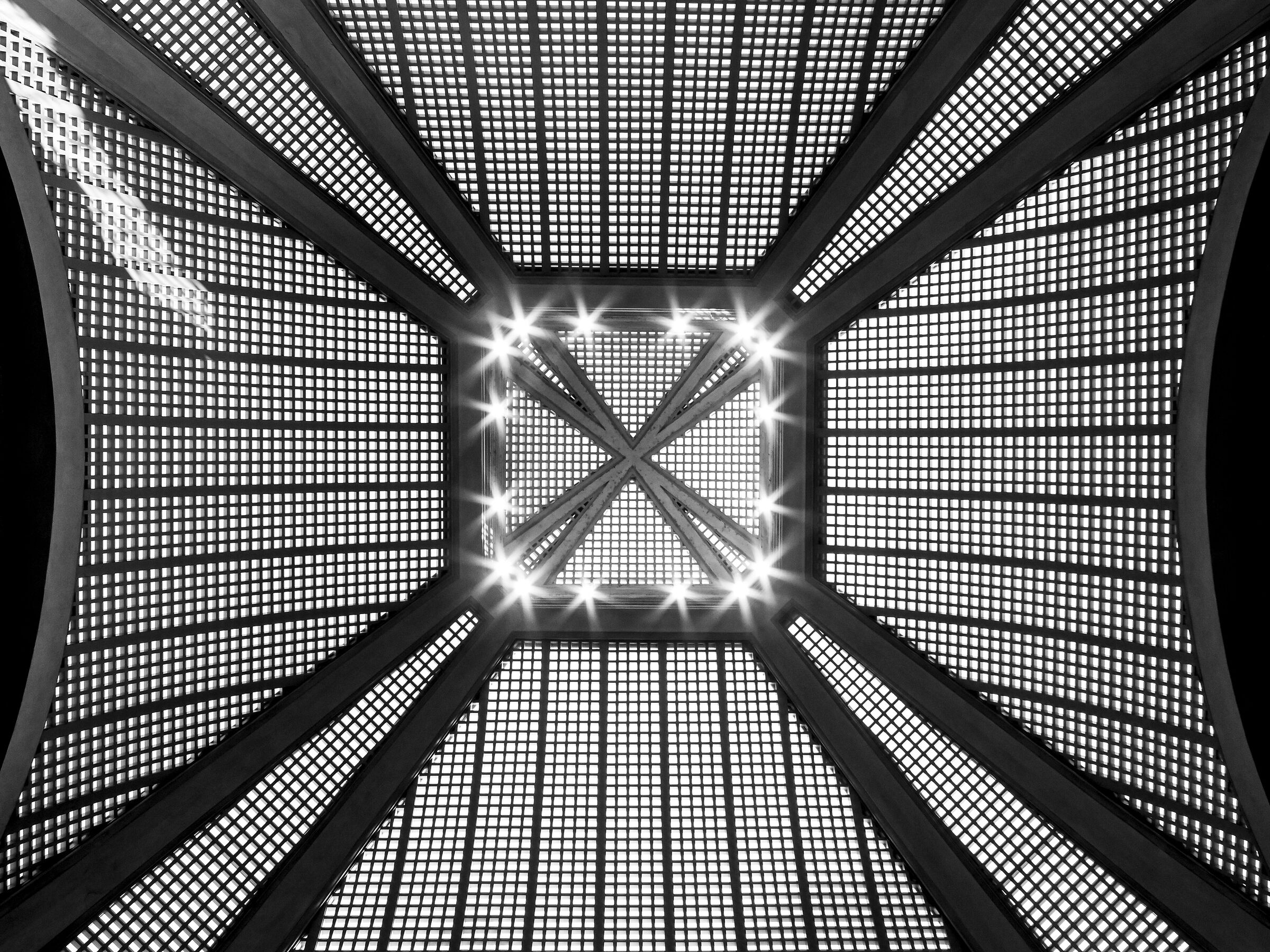 con il naso all'insù