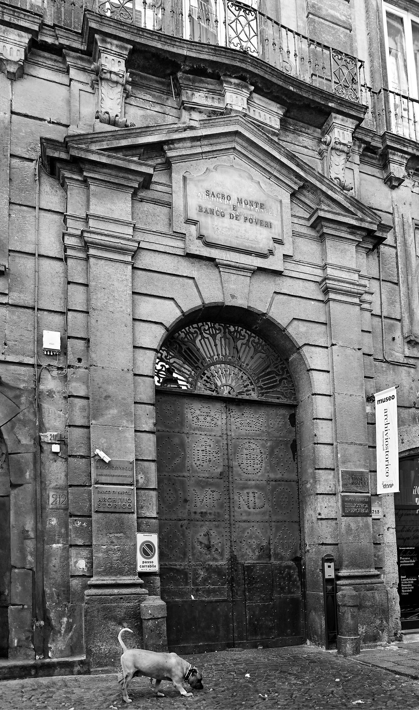 Banco de poveri-dove c'è un povero...