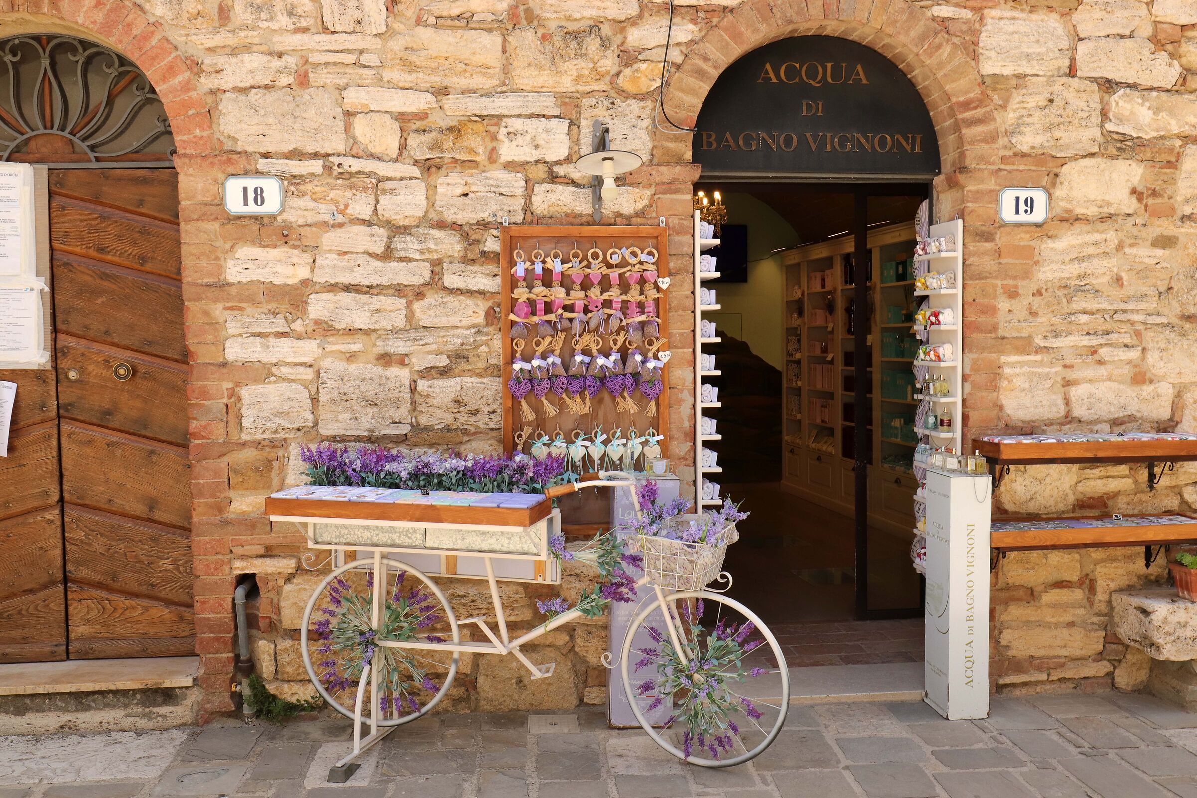 Vignoni Bathroom