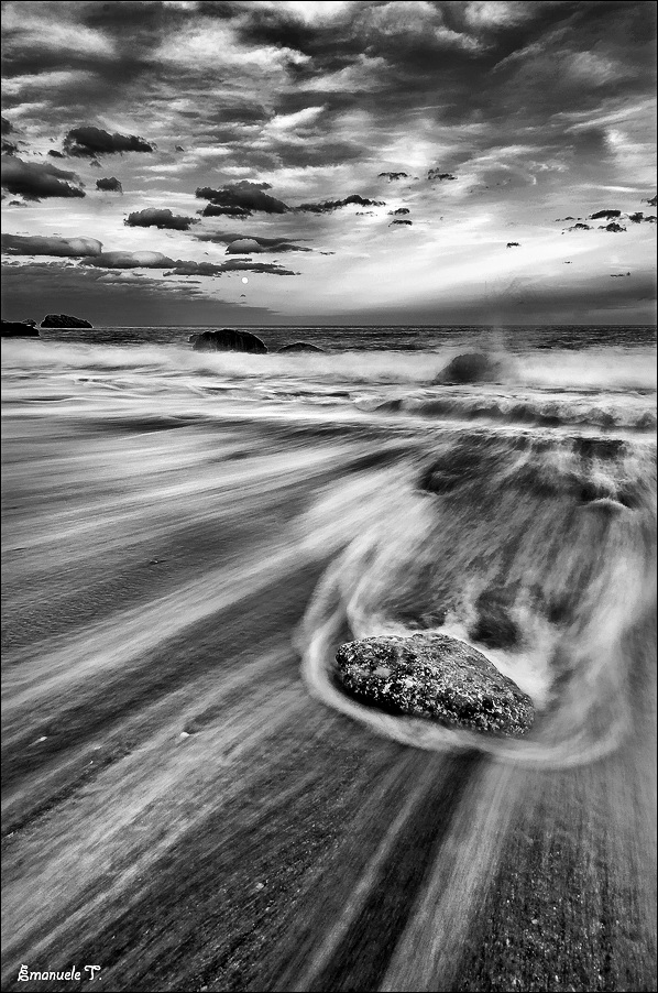 Moon bw (sliver moon)