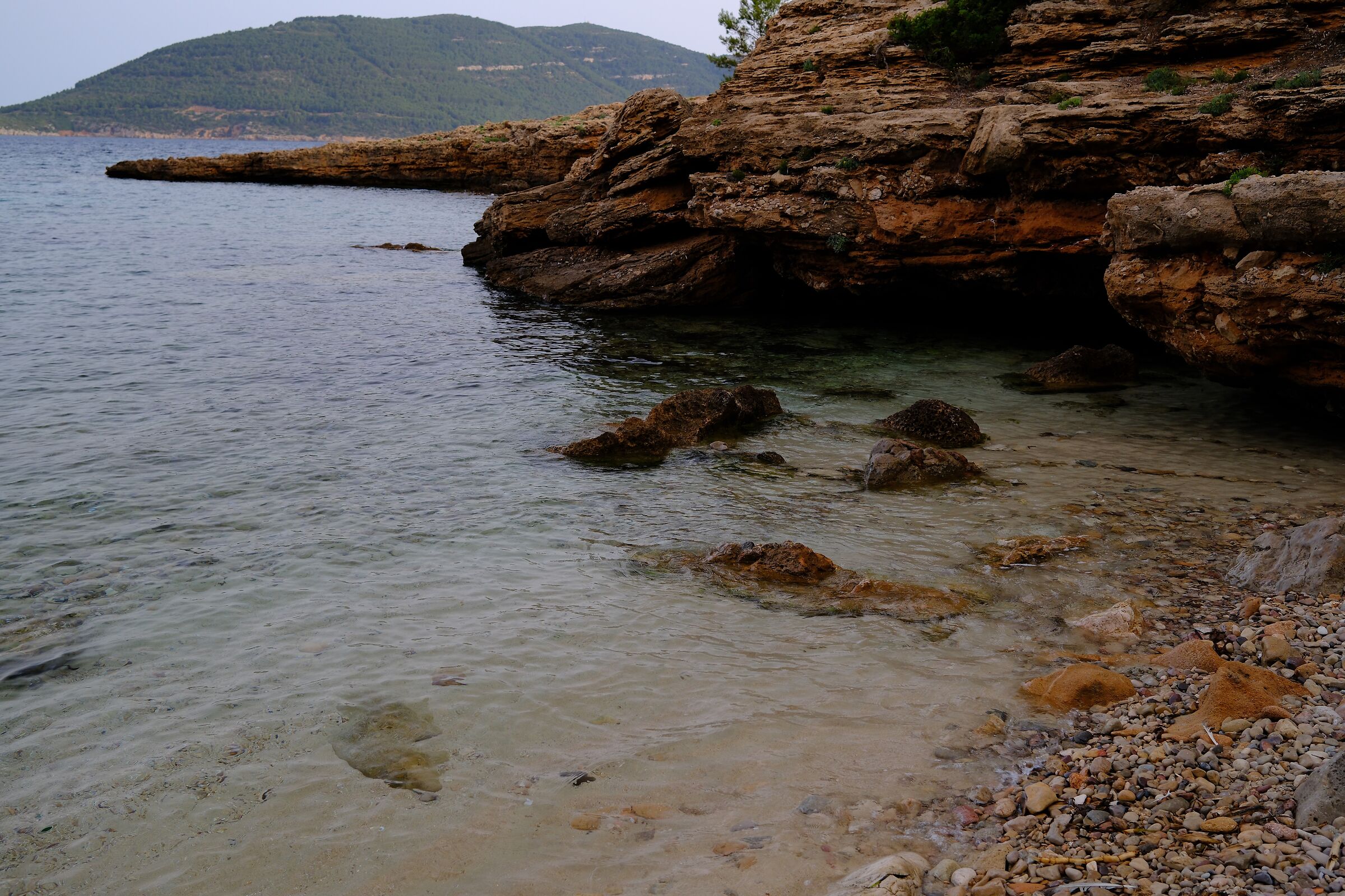 Cala La Bramassa to the north