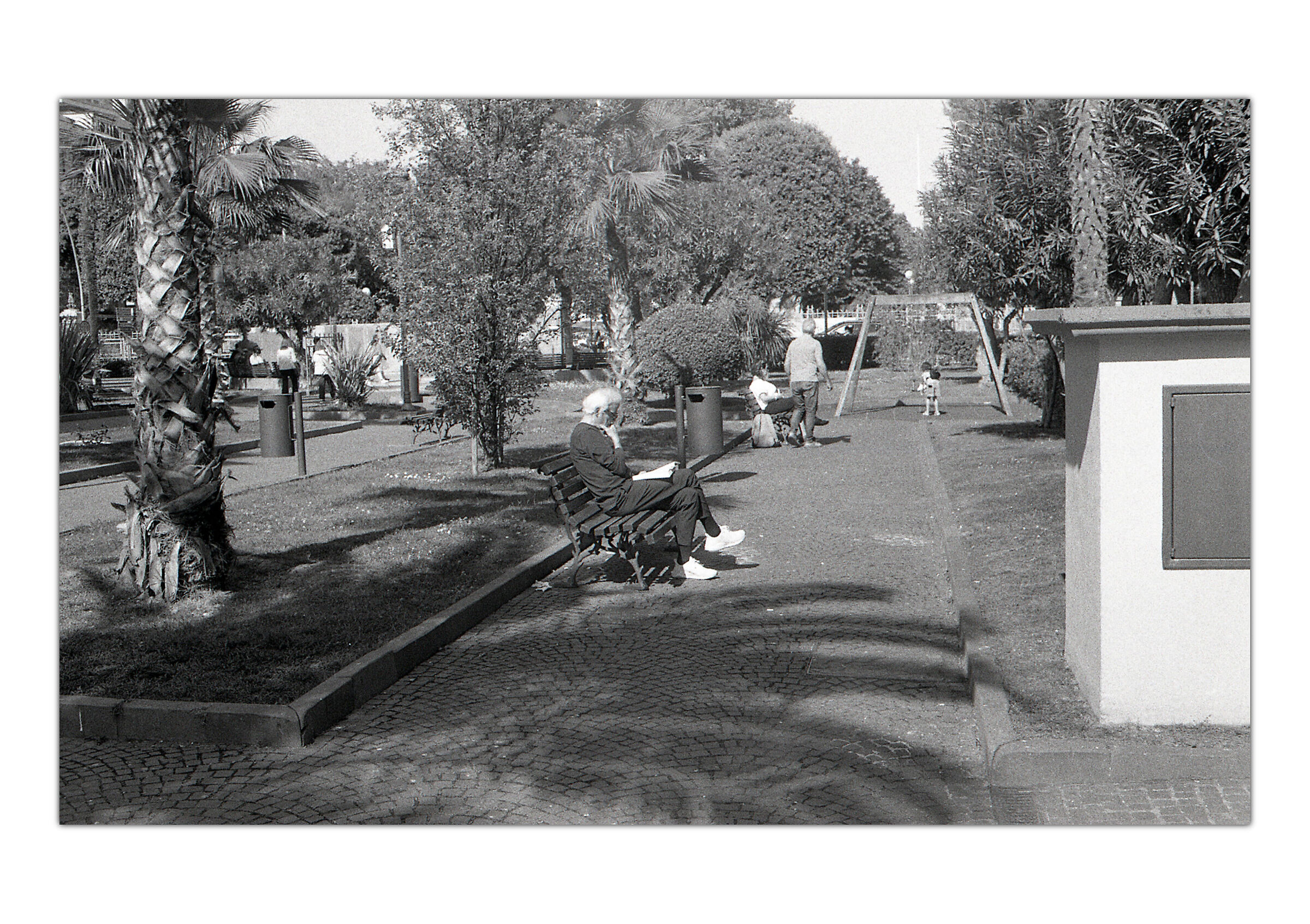 Walking with my Rollei35