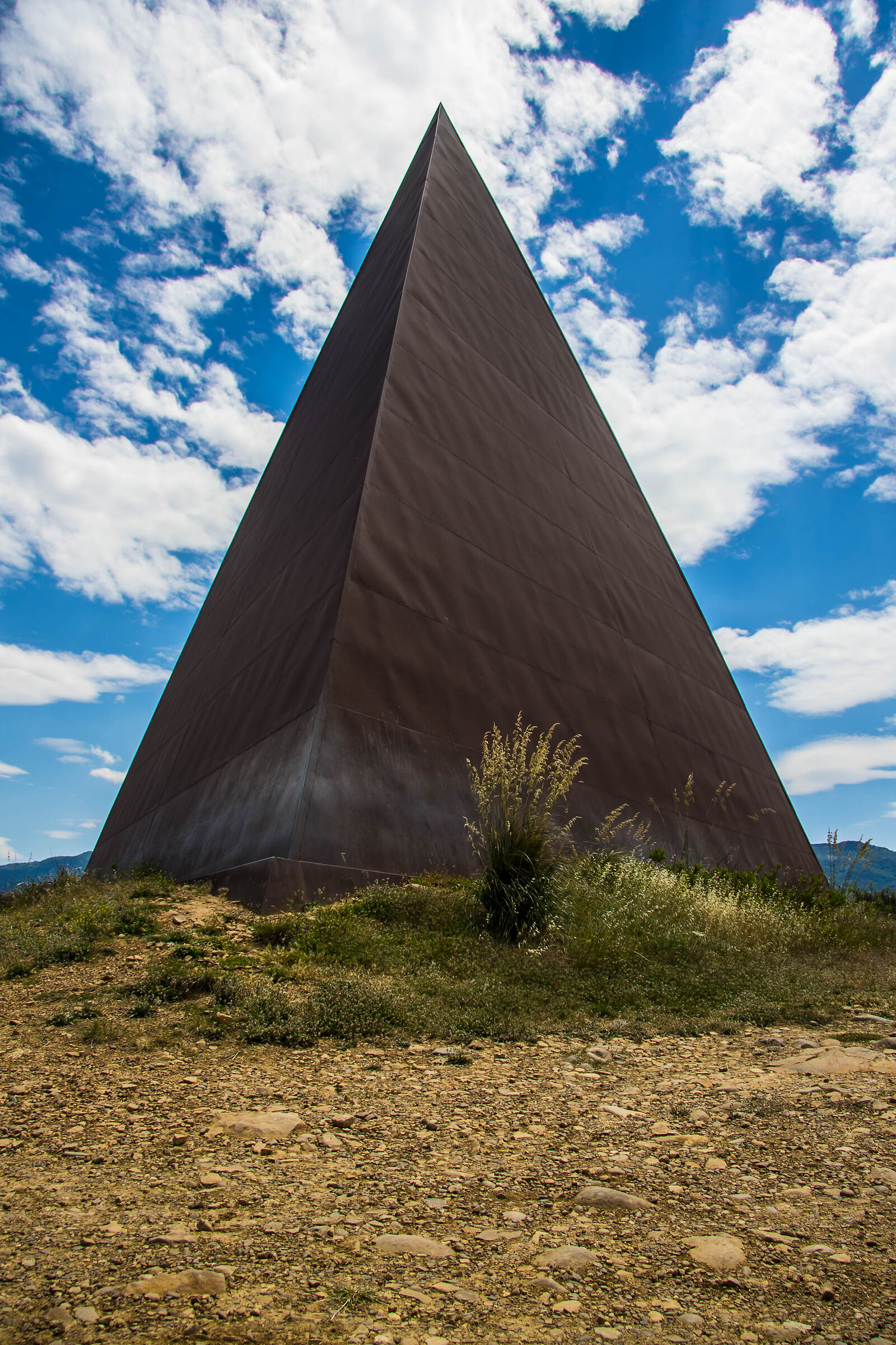 Pyramid 38° parallel -1