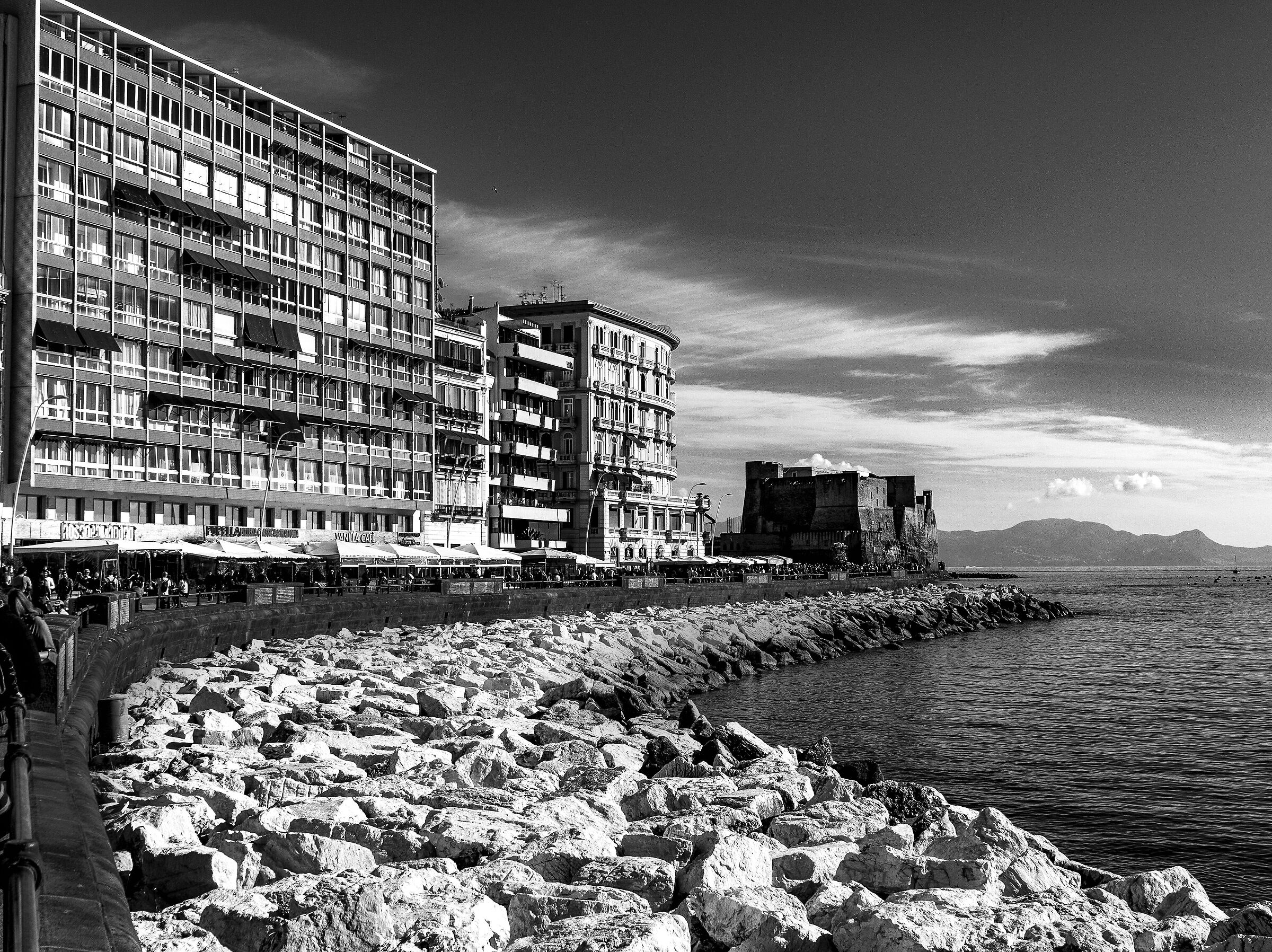 Tratto via Partenope