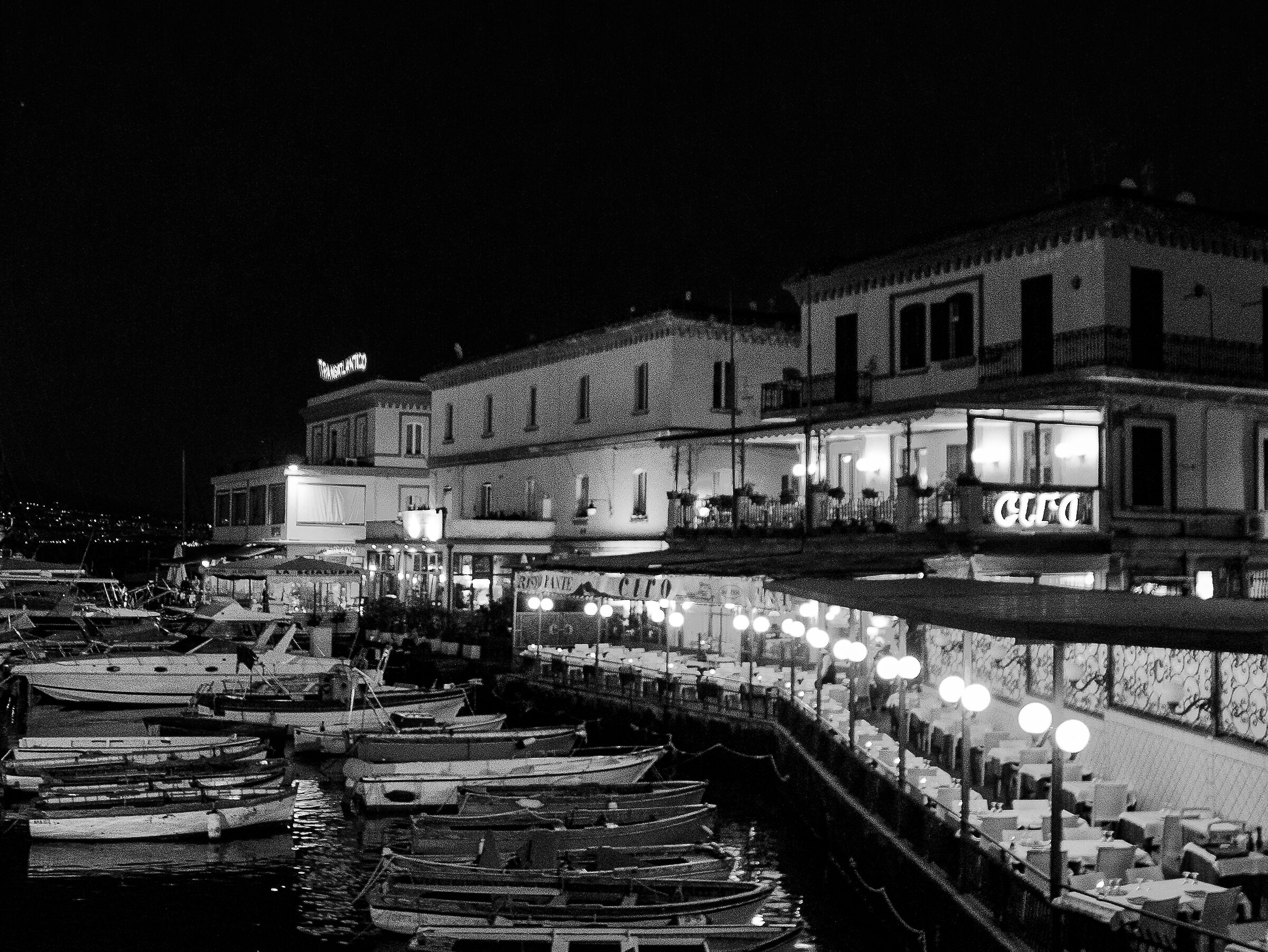 Notturno Borgo Marinari