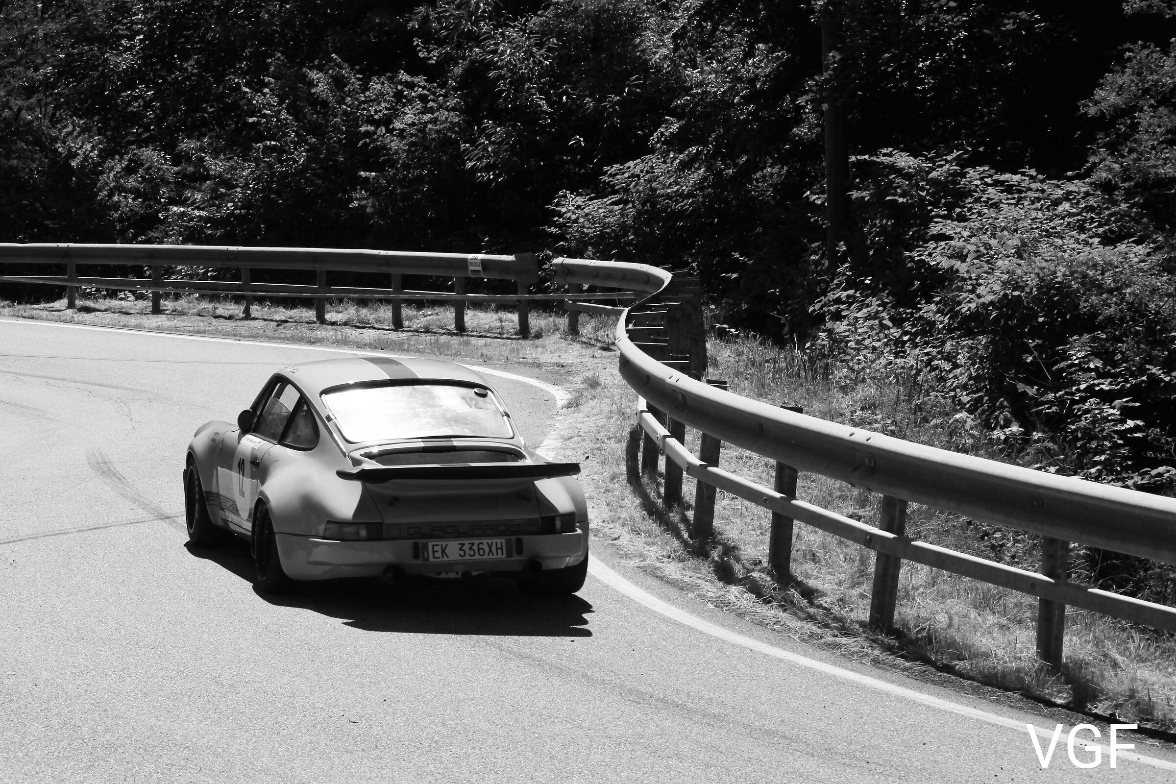 Lato B Porsche lana 24