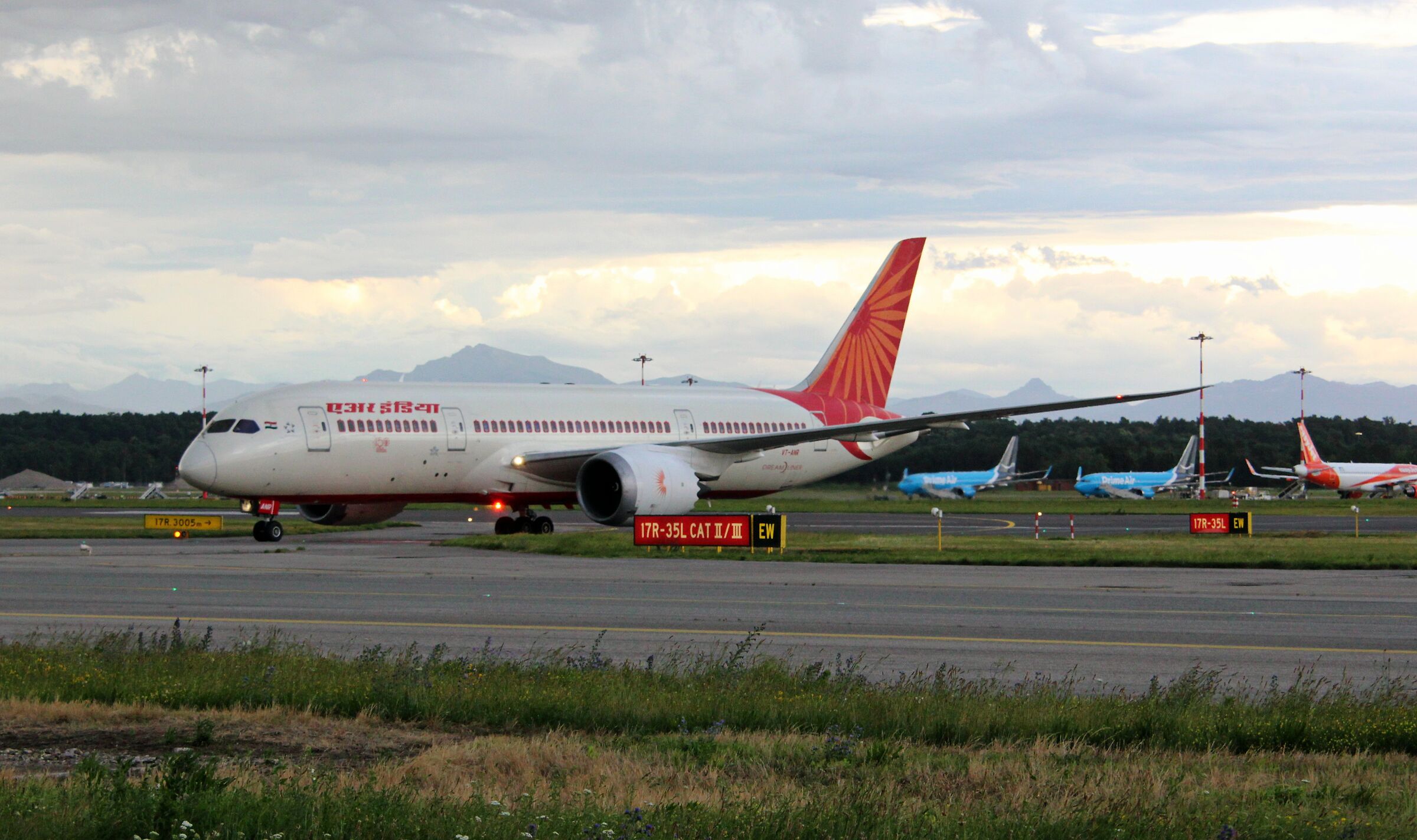 Landing from far away with an increasing storm
