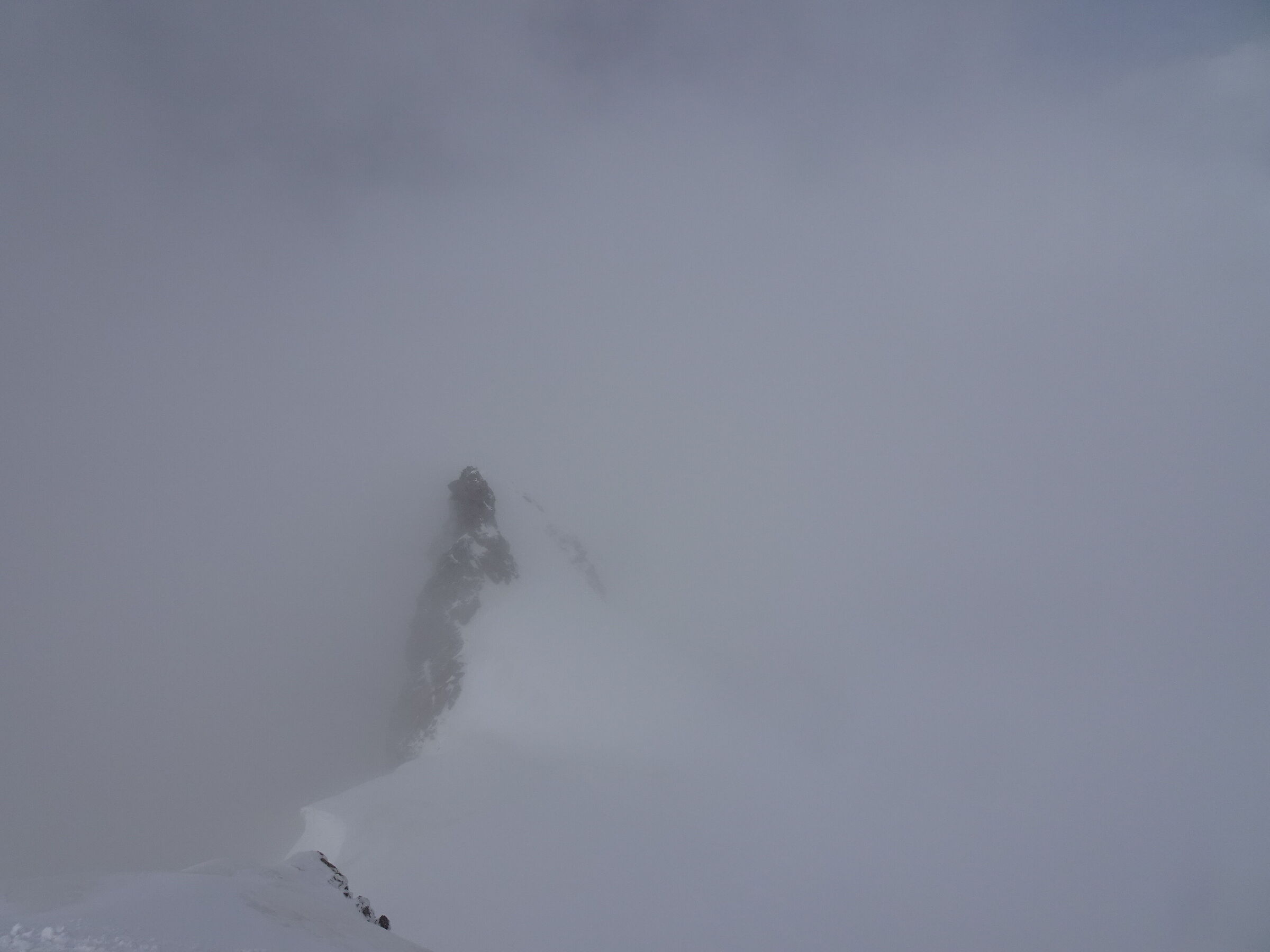 Fra la tempesta spunta un punto di riferimento ...