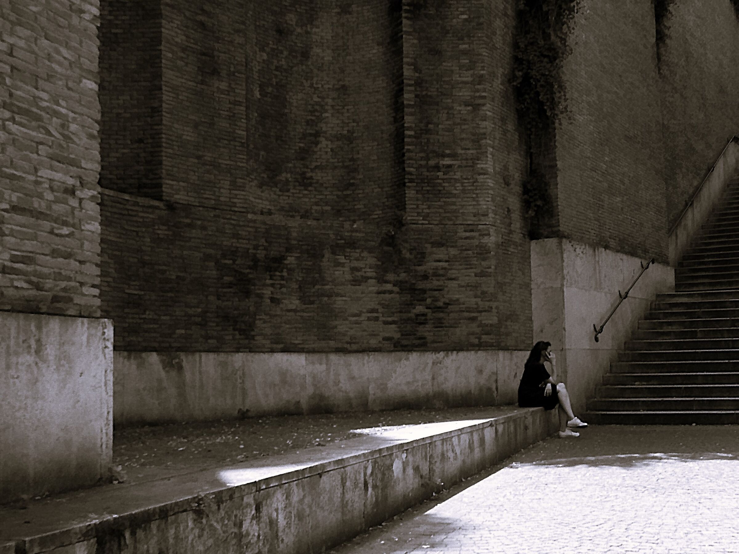 via da orecchie indiscrete...