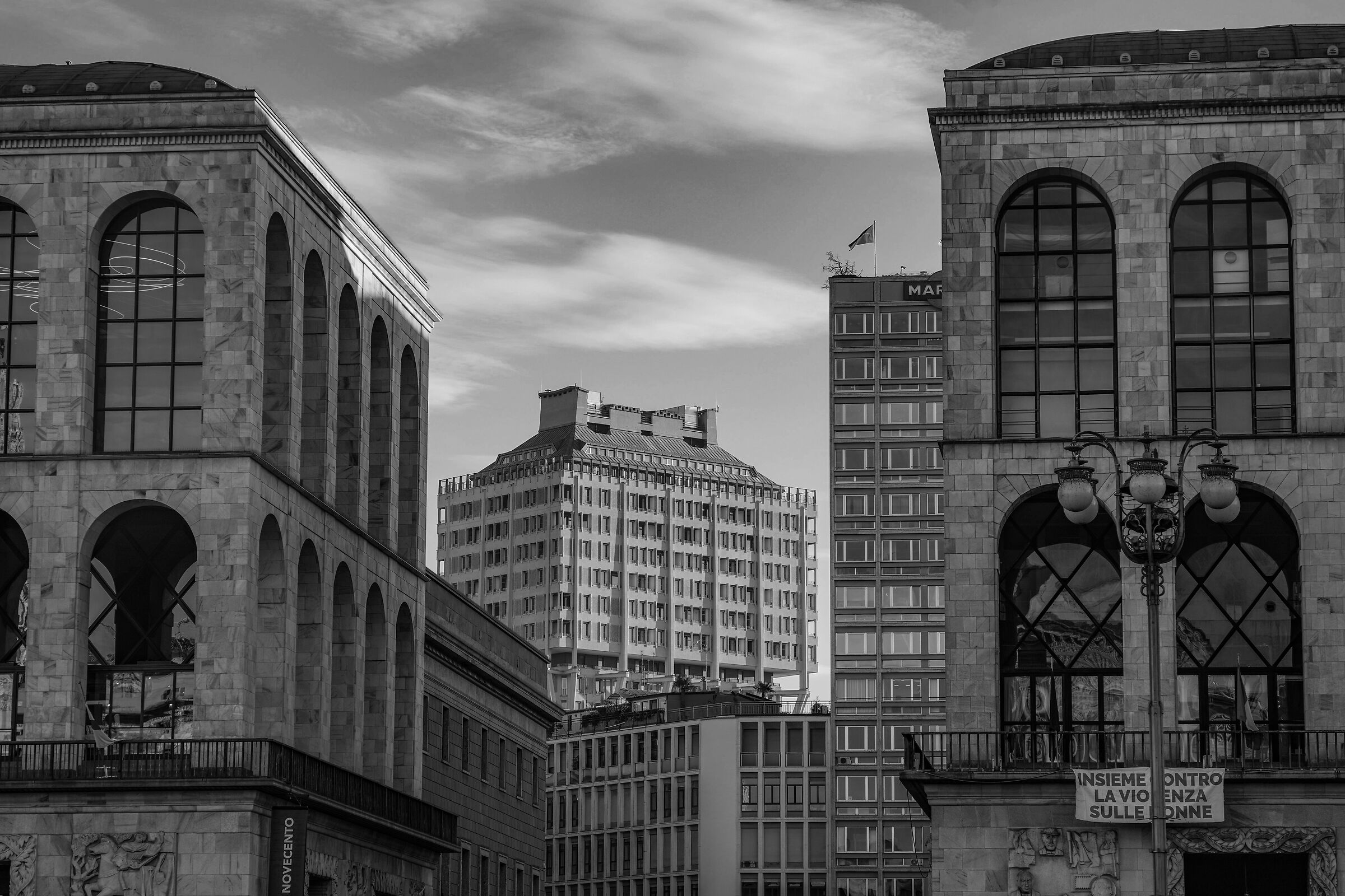 Piazza del Duomo. Saturday, February 3, 2024. 16:48