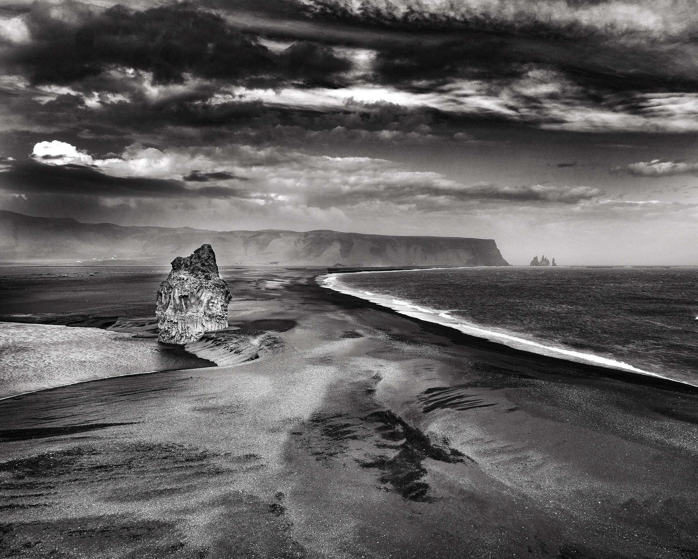 La spiaggia nera di Reynisfjara