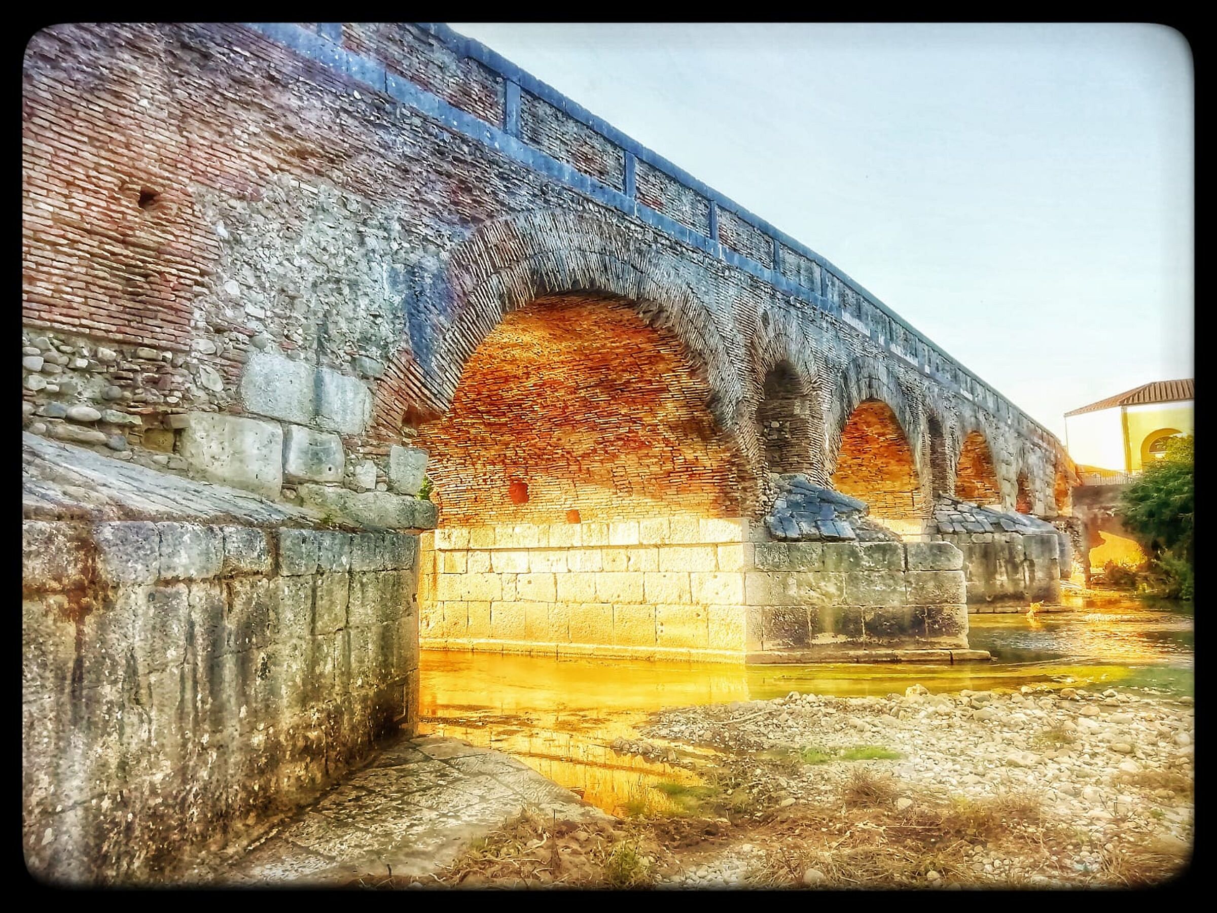 Ponte leproso al tramonto