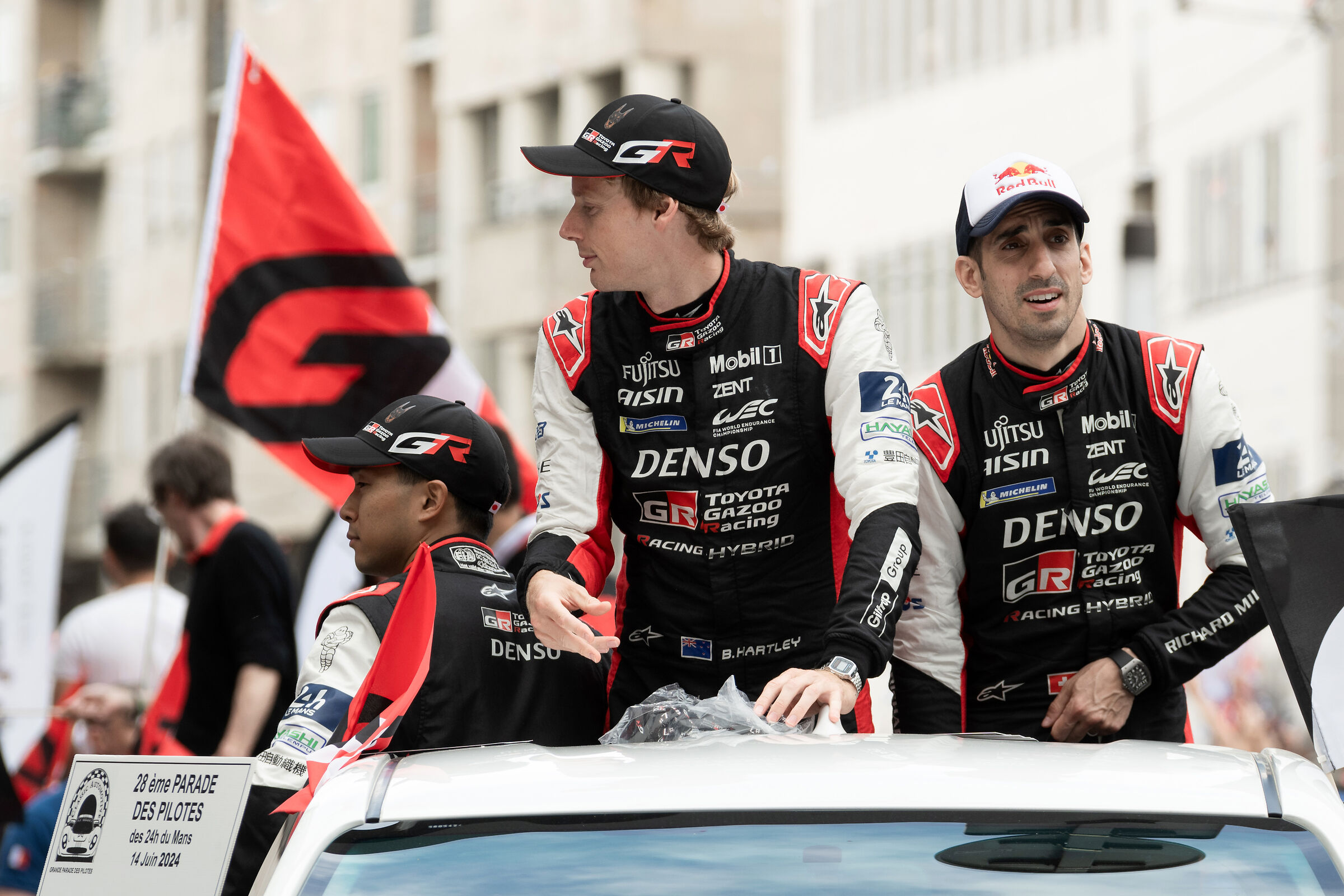 L'quipaggio della Toyota #8