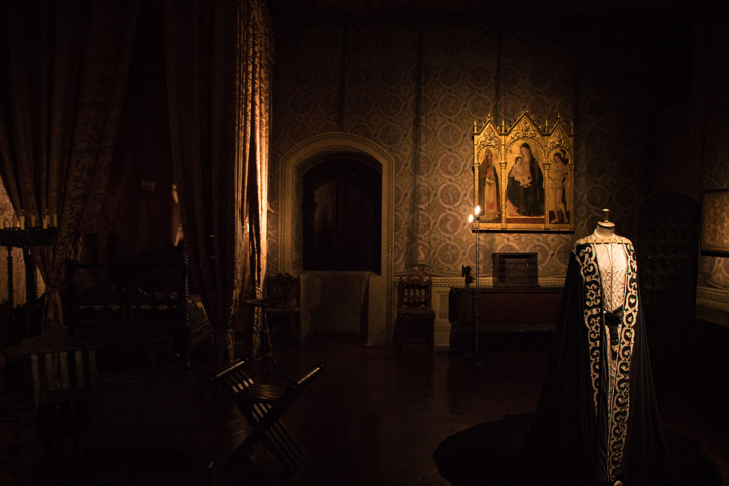 The room of betrayal and murder