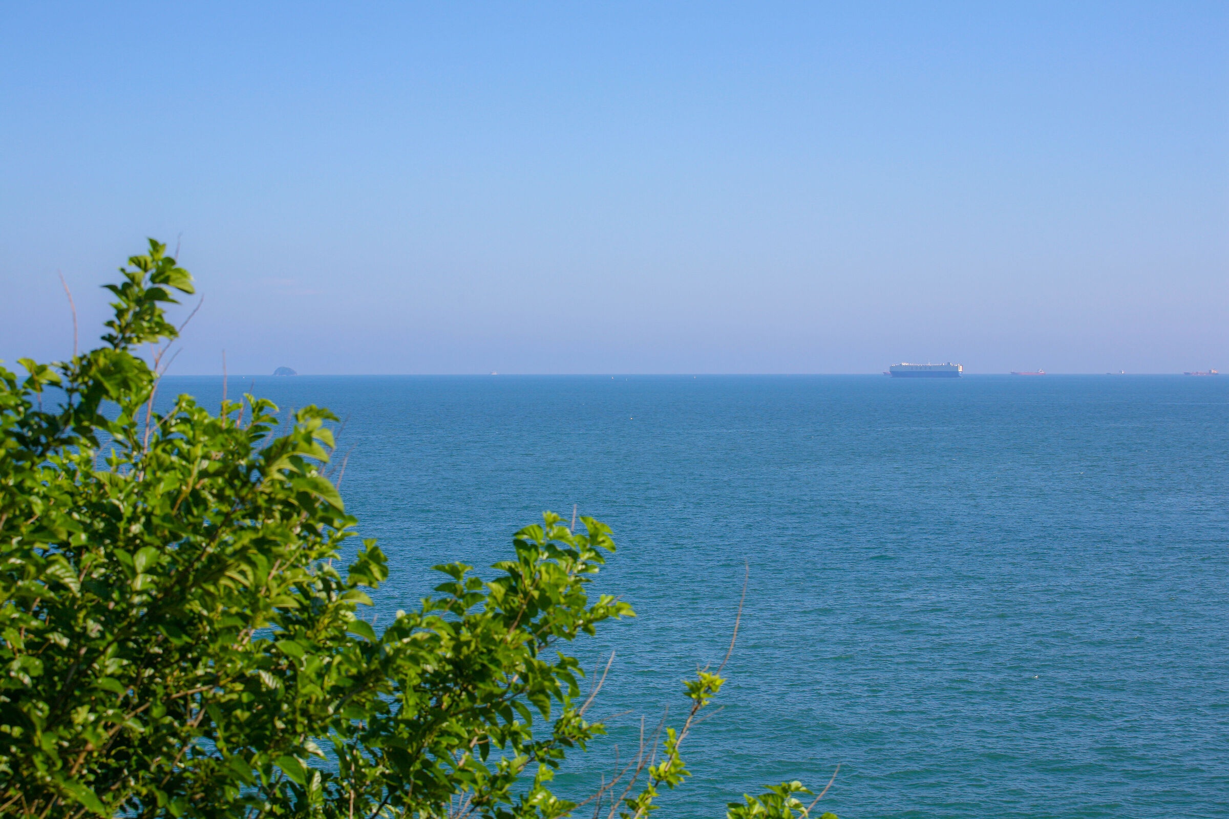 A peaceful summer day at Xiaomai island