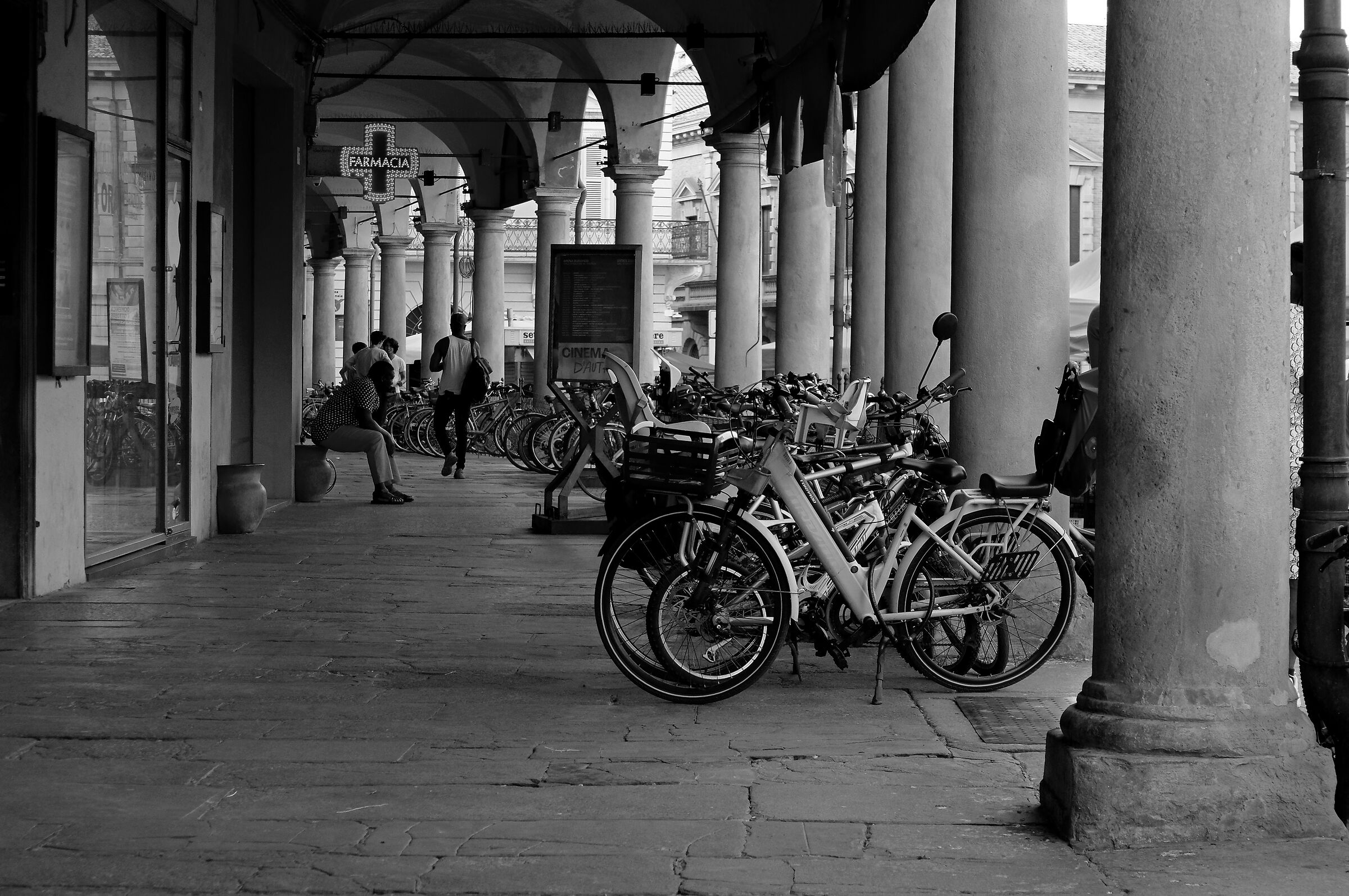La Farmacia e le biciclette