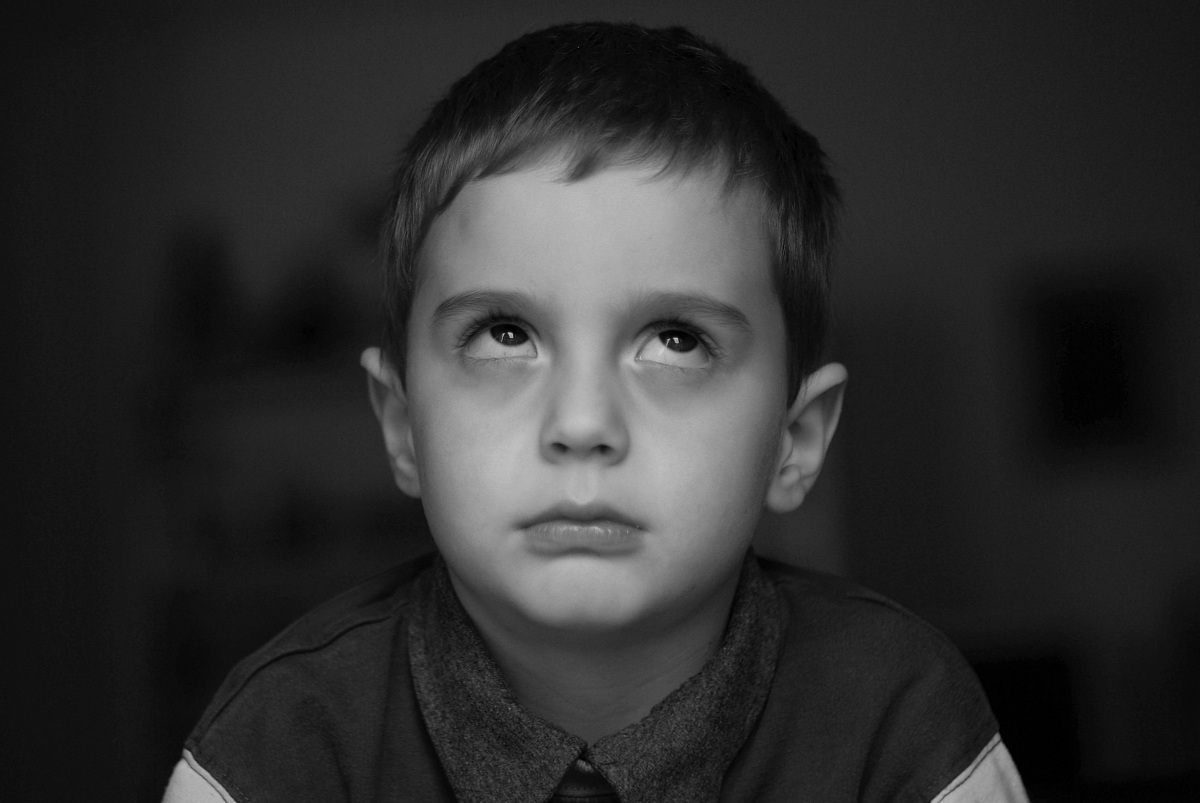 Un tantino pensieroso