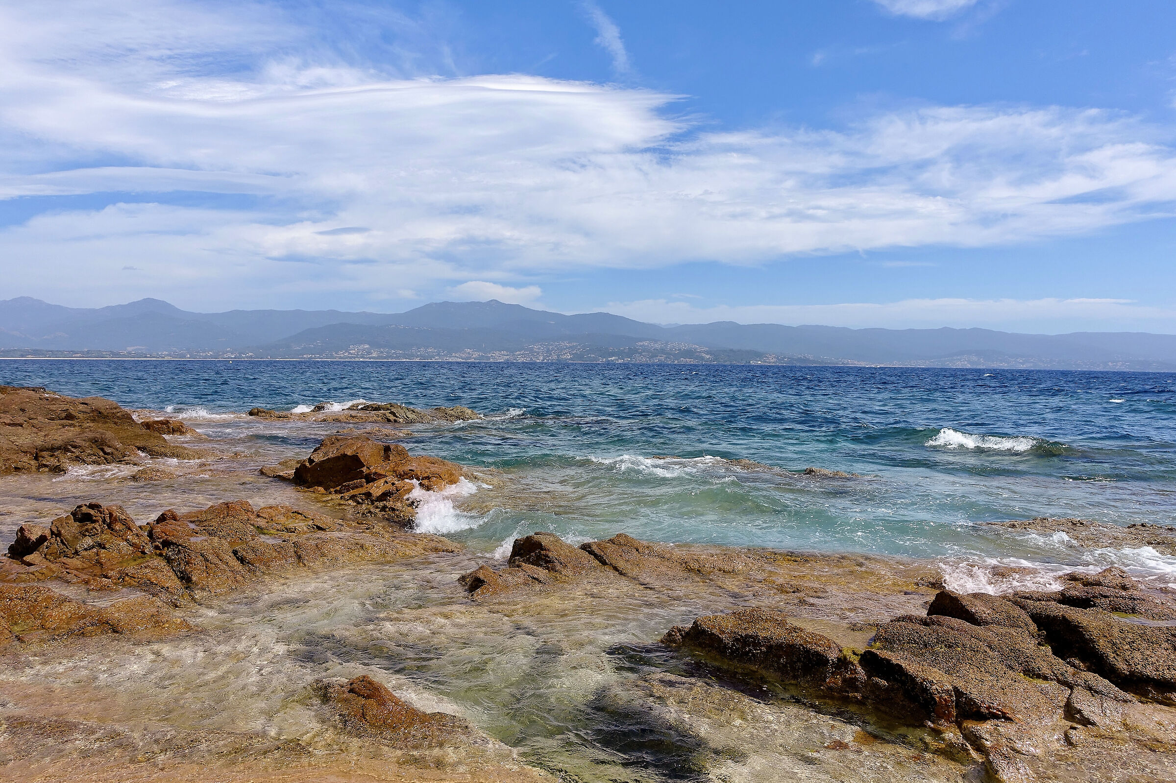 Un mare da cartolina