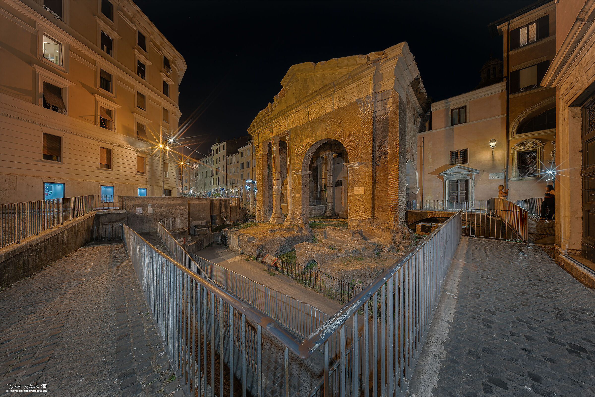 The Portico d'Ottavia shrouded in sultriness!