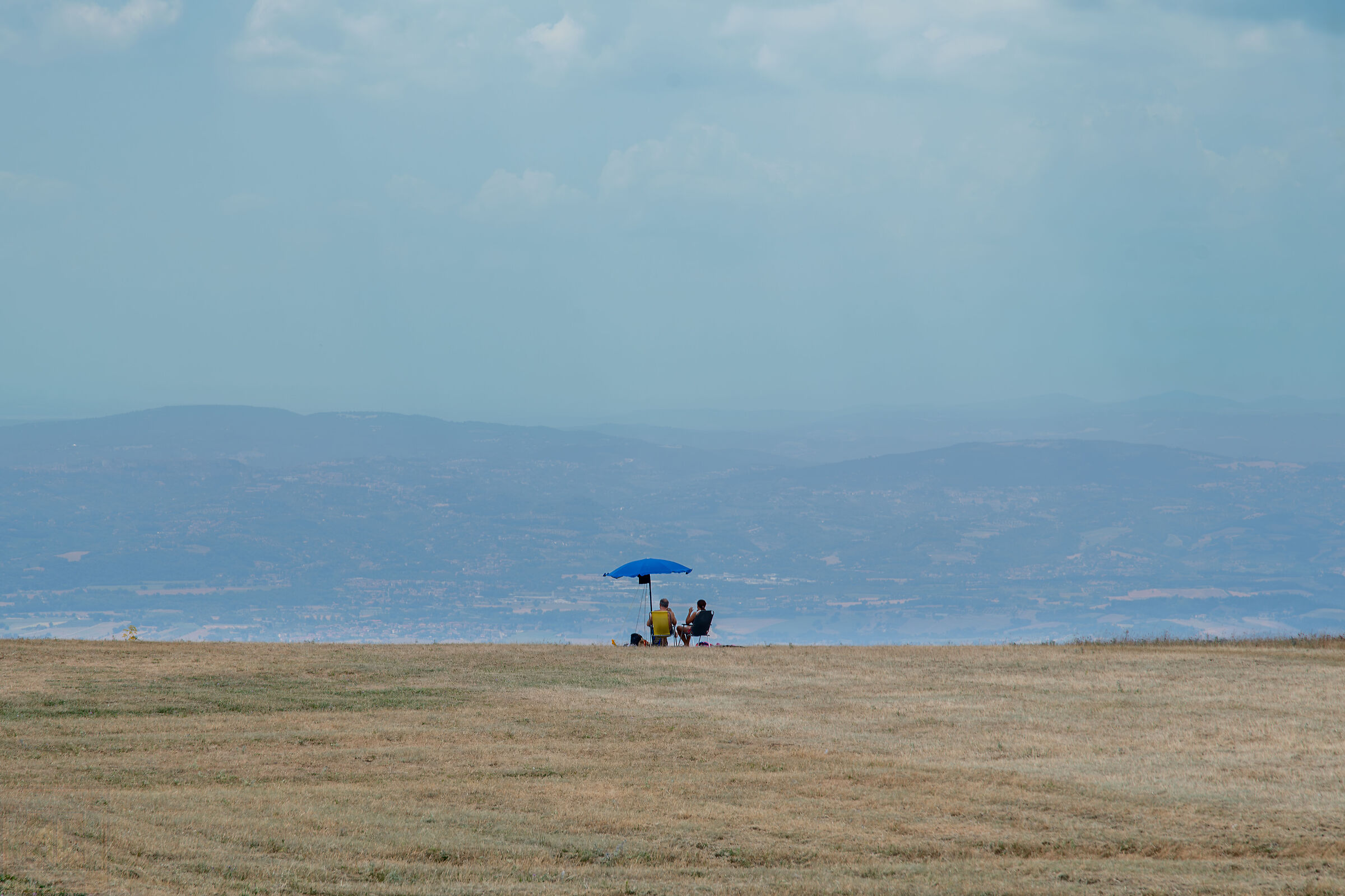 Ombrellone con vista grigia