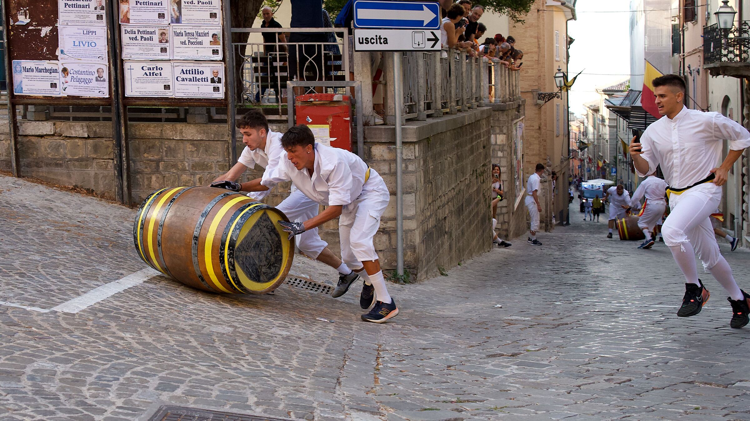 Cingoli"Corsa delle botti"