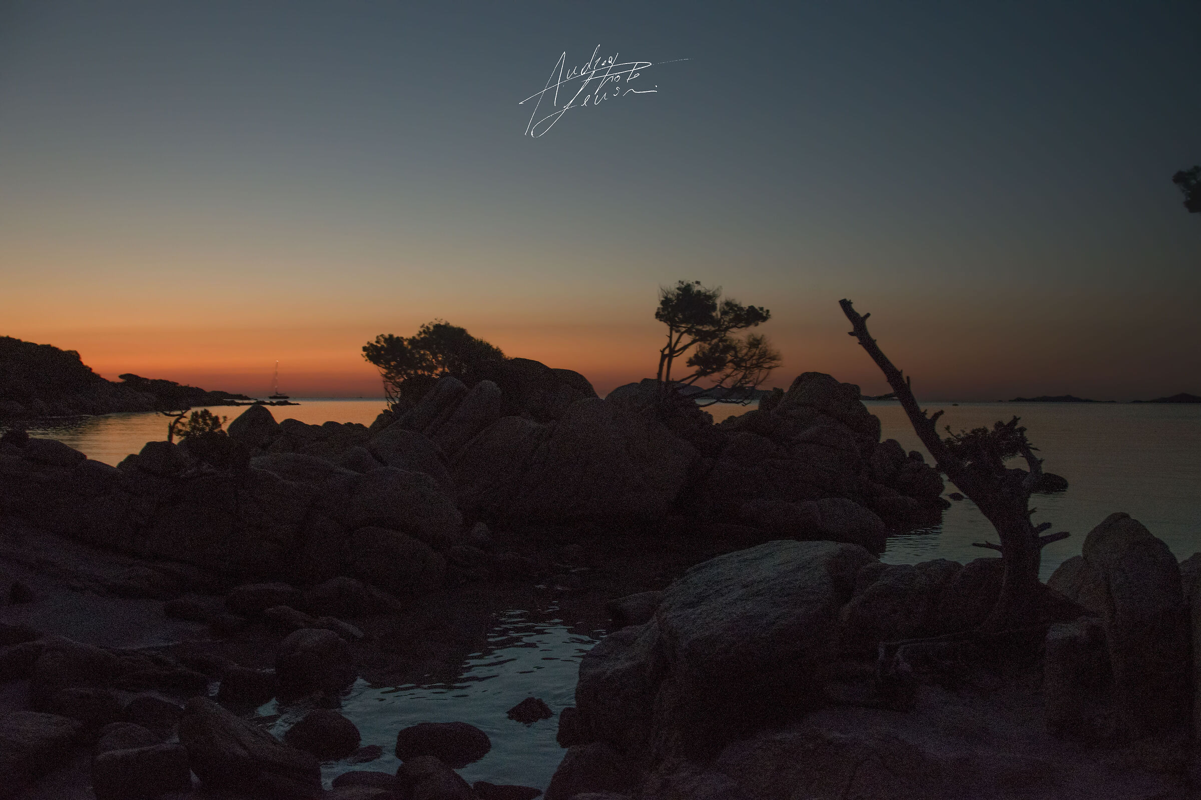 CAPRICCIOLI BEACH AT SUNRISE