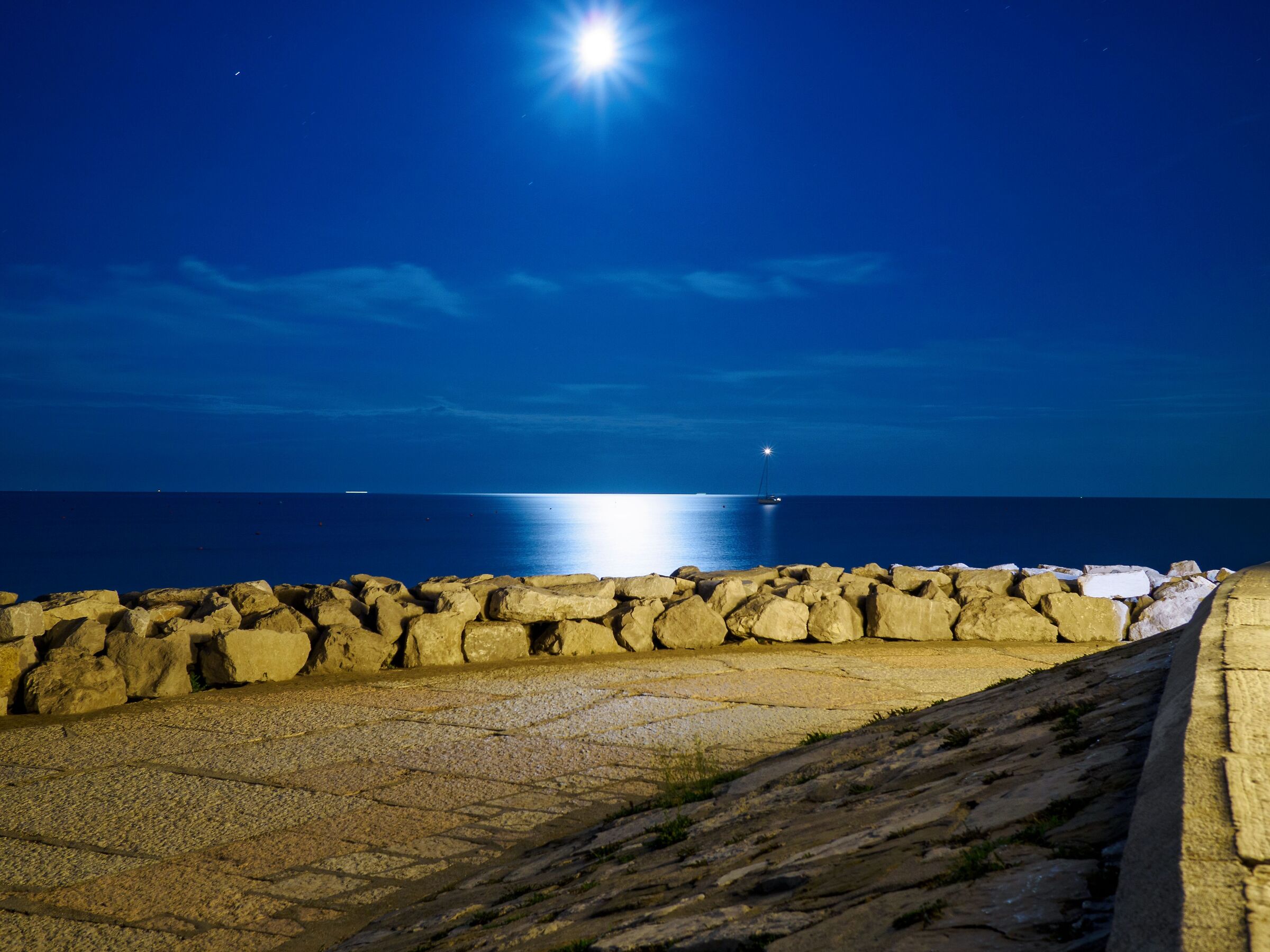 Al chiaro di luna