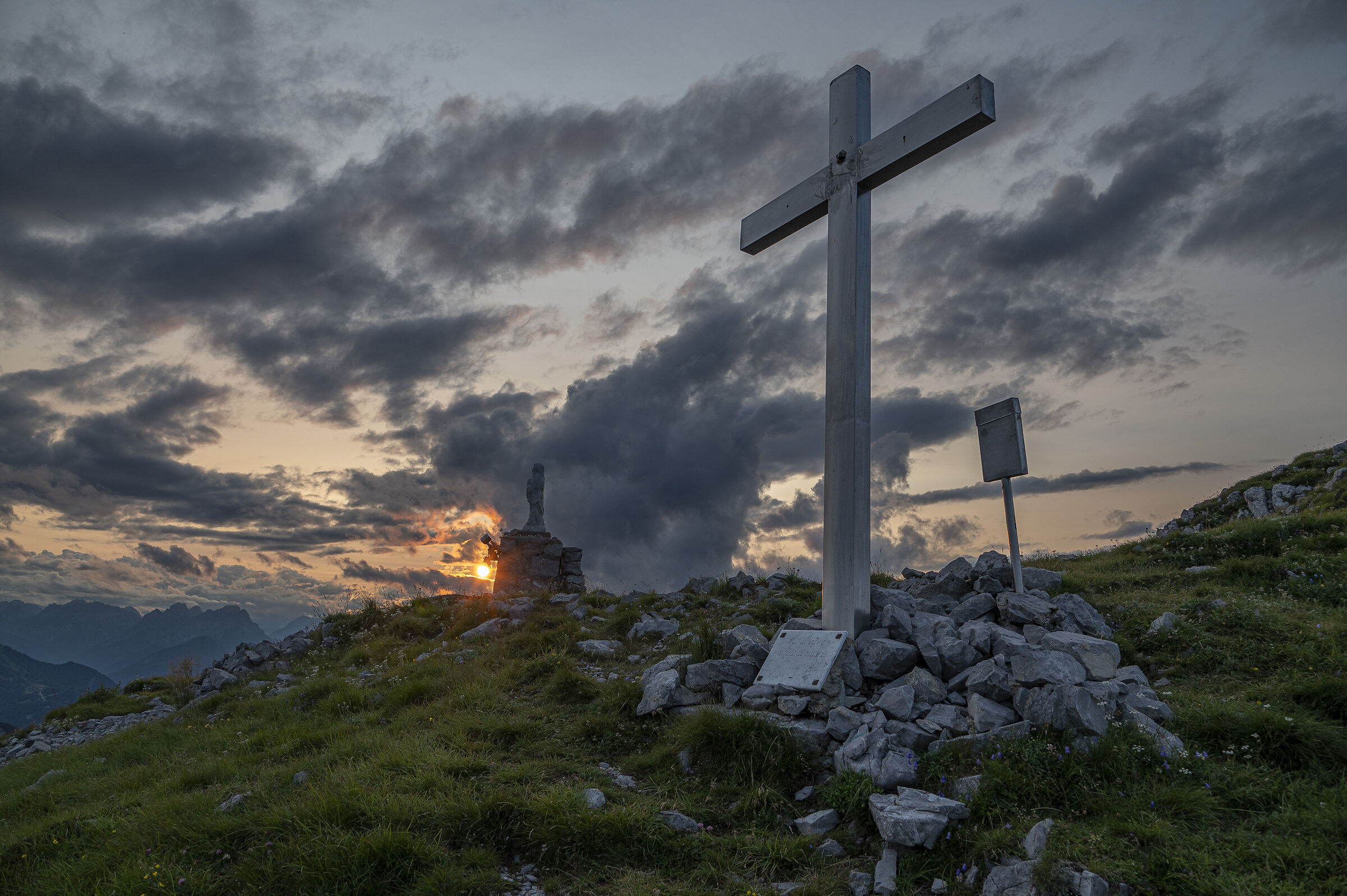 Mount Tersadia sunset