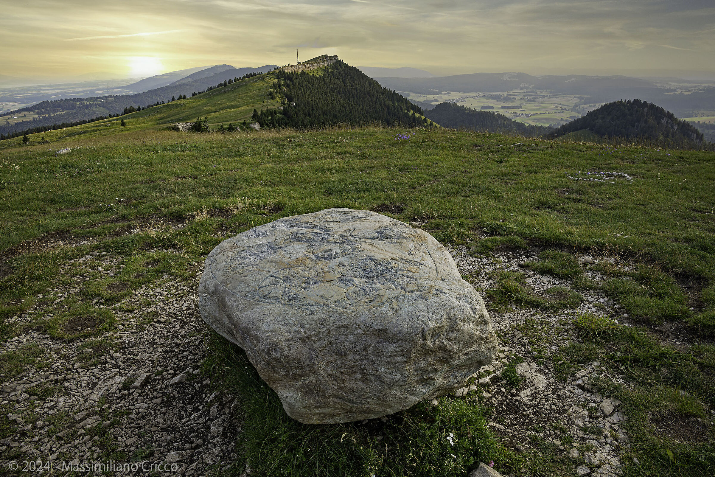 La Pietra della Pace, Monte Chasseron (1607m), Svizzera