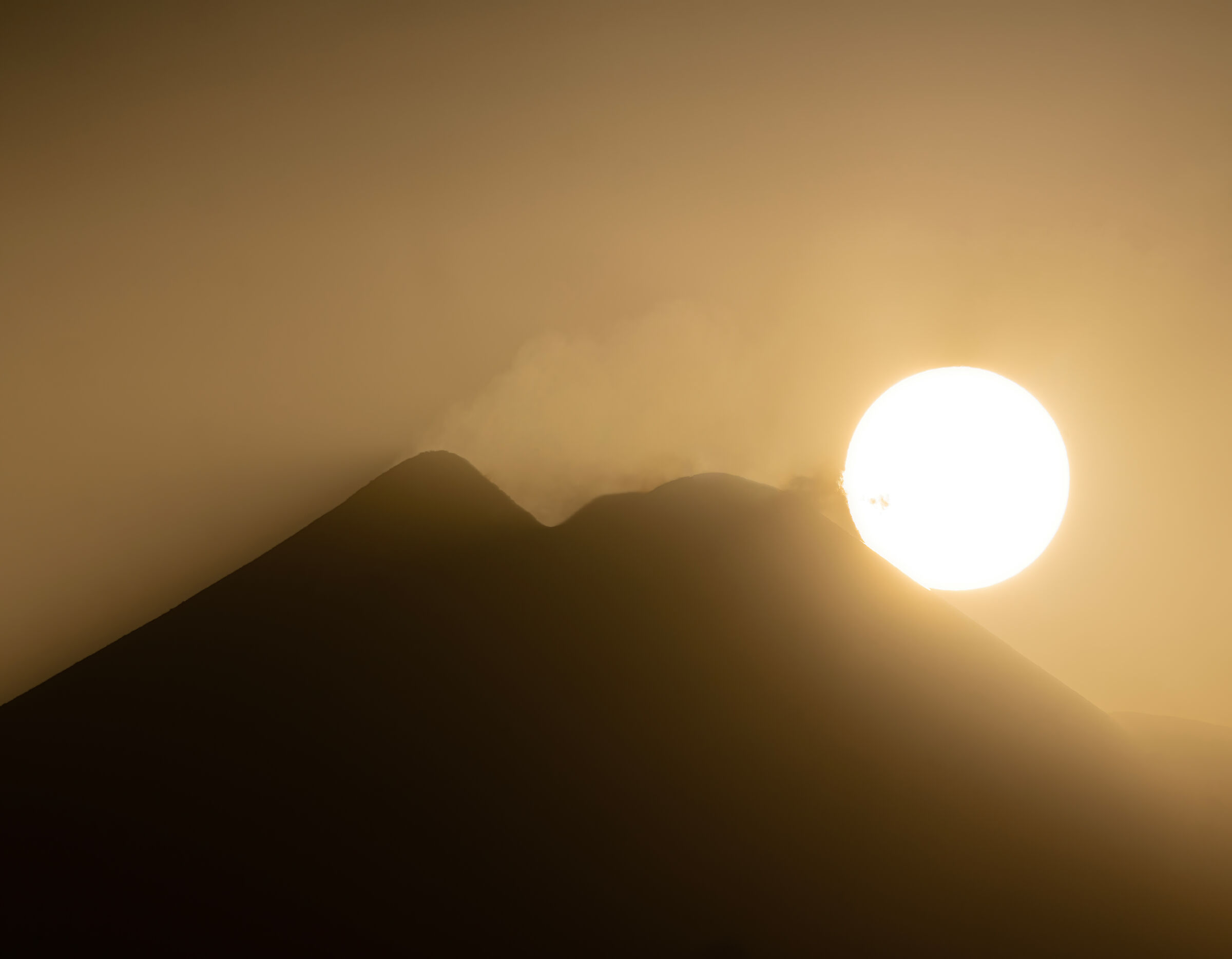 Etna that meets the sun