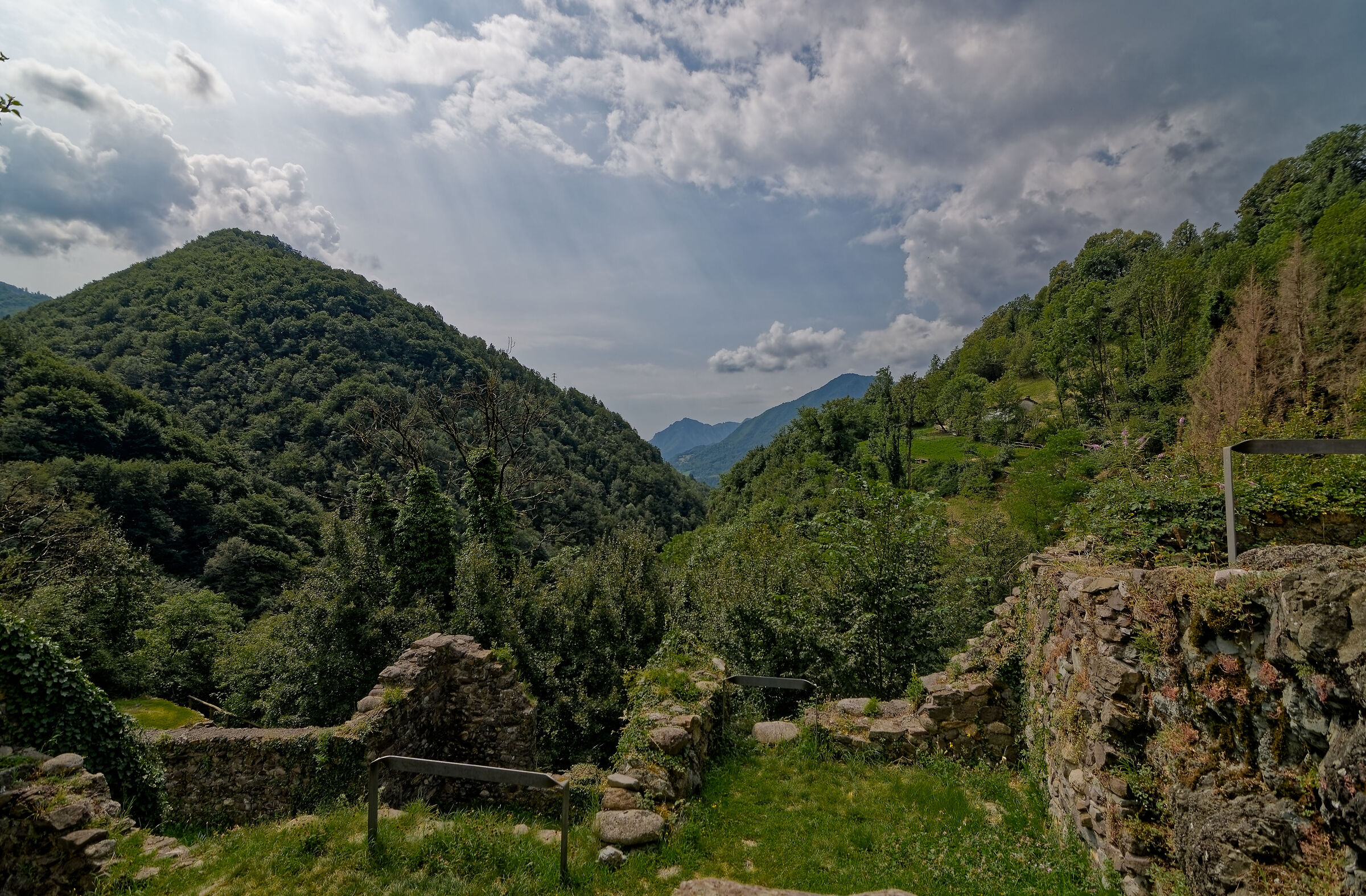 Panorama with the remains of the Palazzo dei Tasso