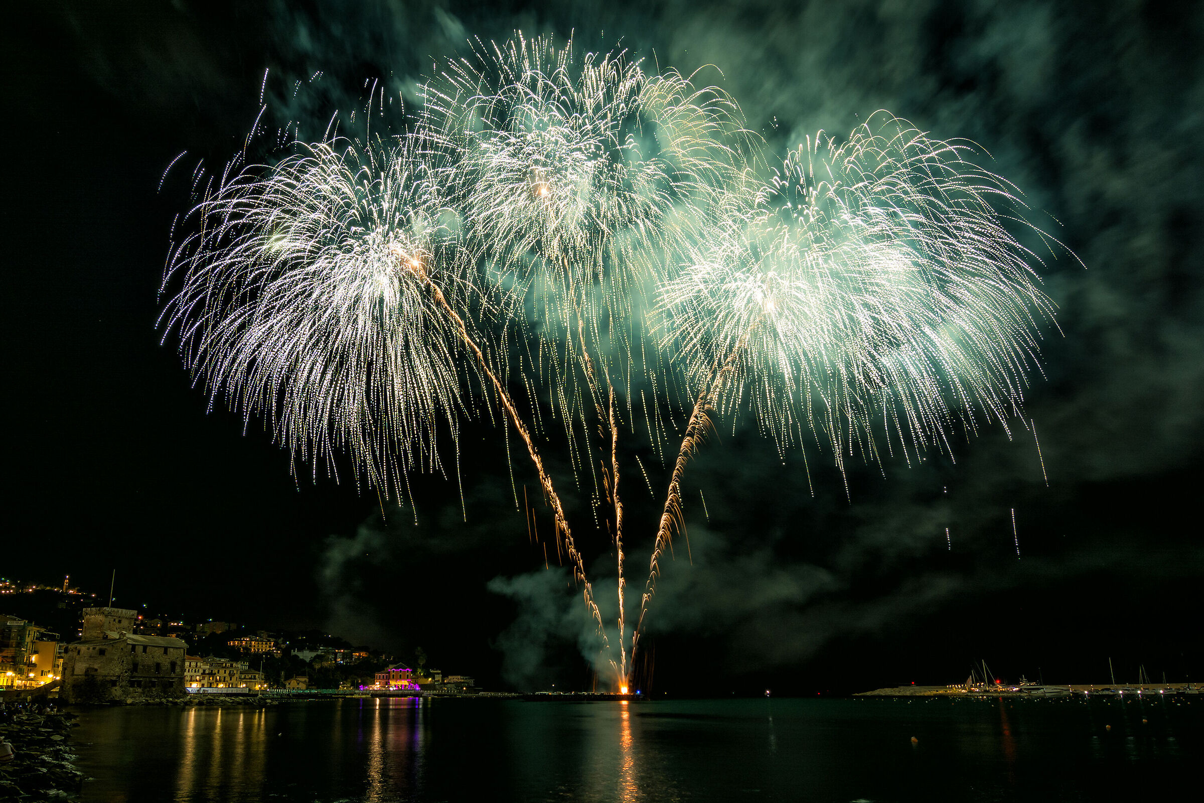 Tre fiori di fuoco