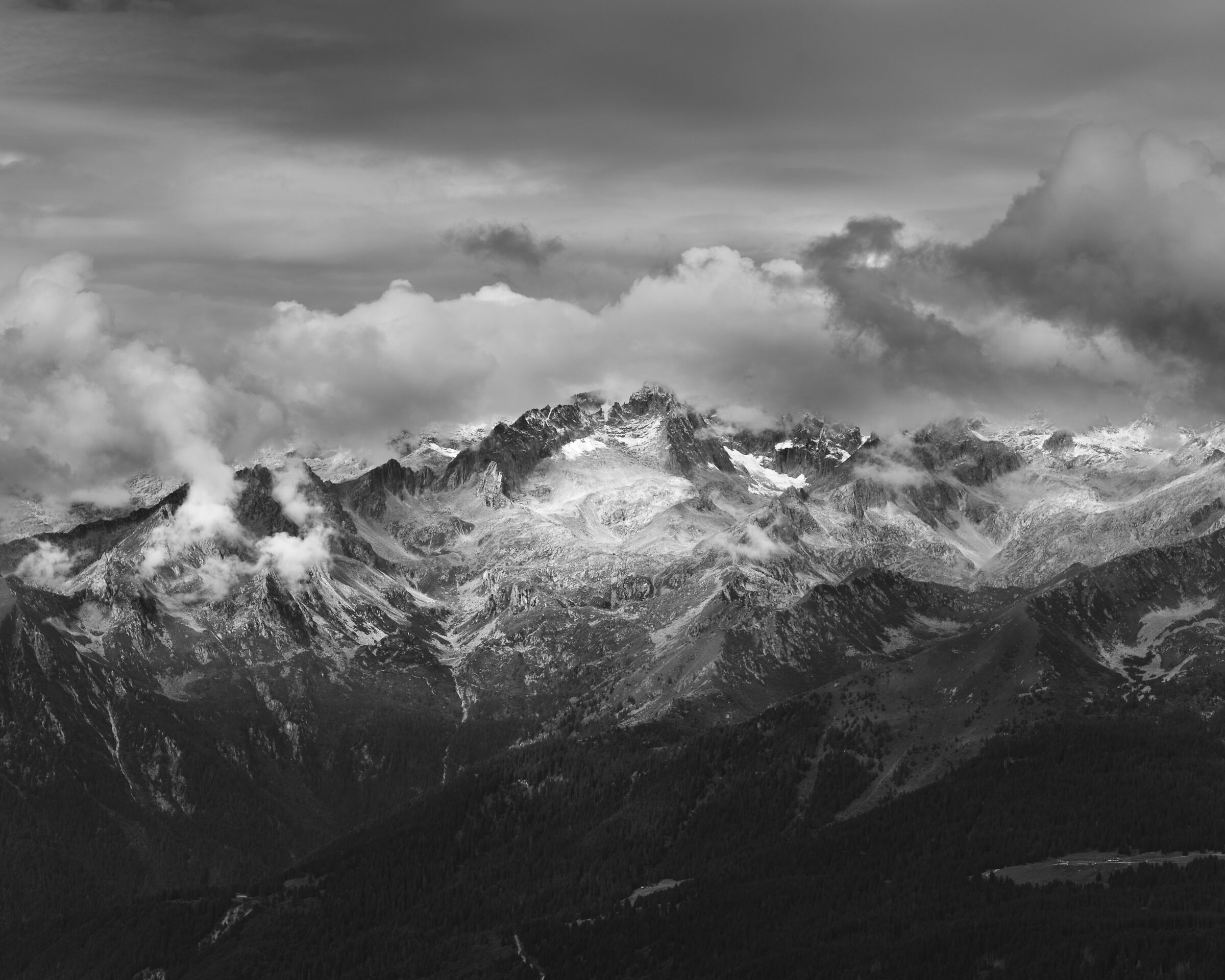 Vista dal sentiero Cabinovia Grostè - Rifugio Tuckett