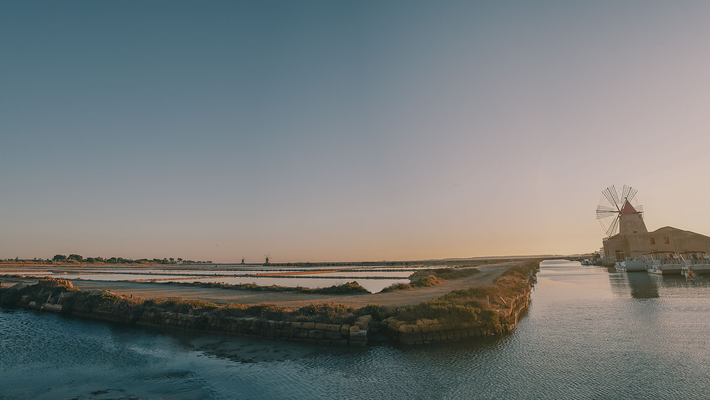 Overview of the salt pans