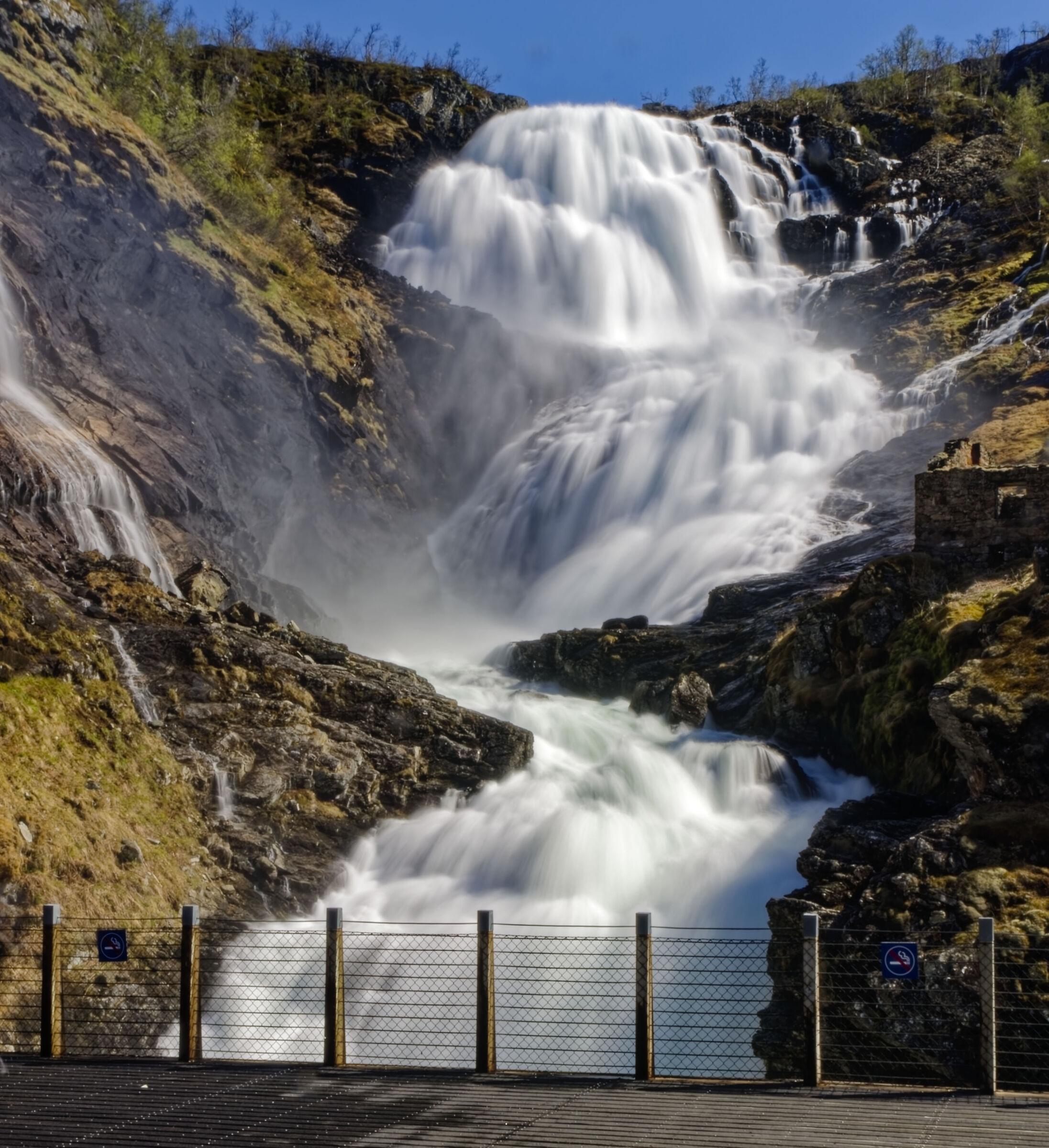 Kjosfossen - Flam - Norvegia (669 slm)
