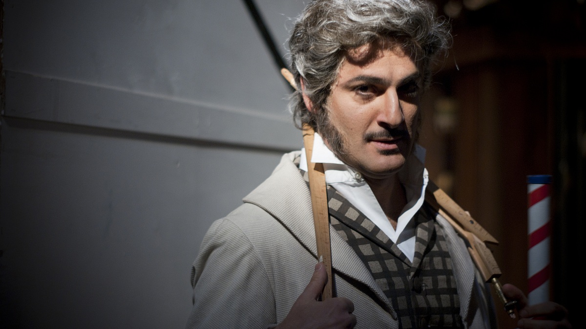 in teatro tutto fa scena