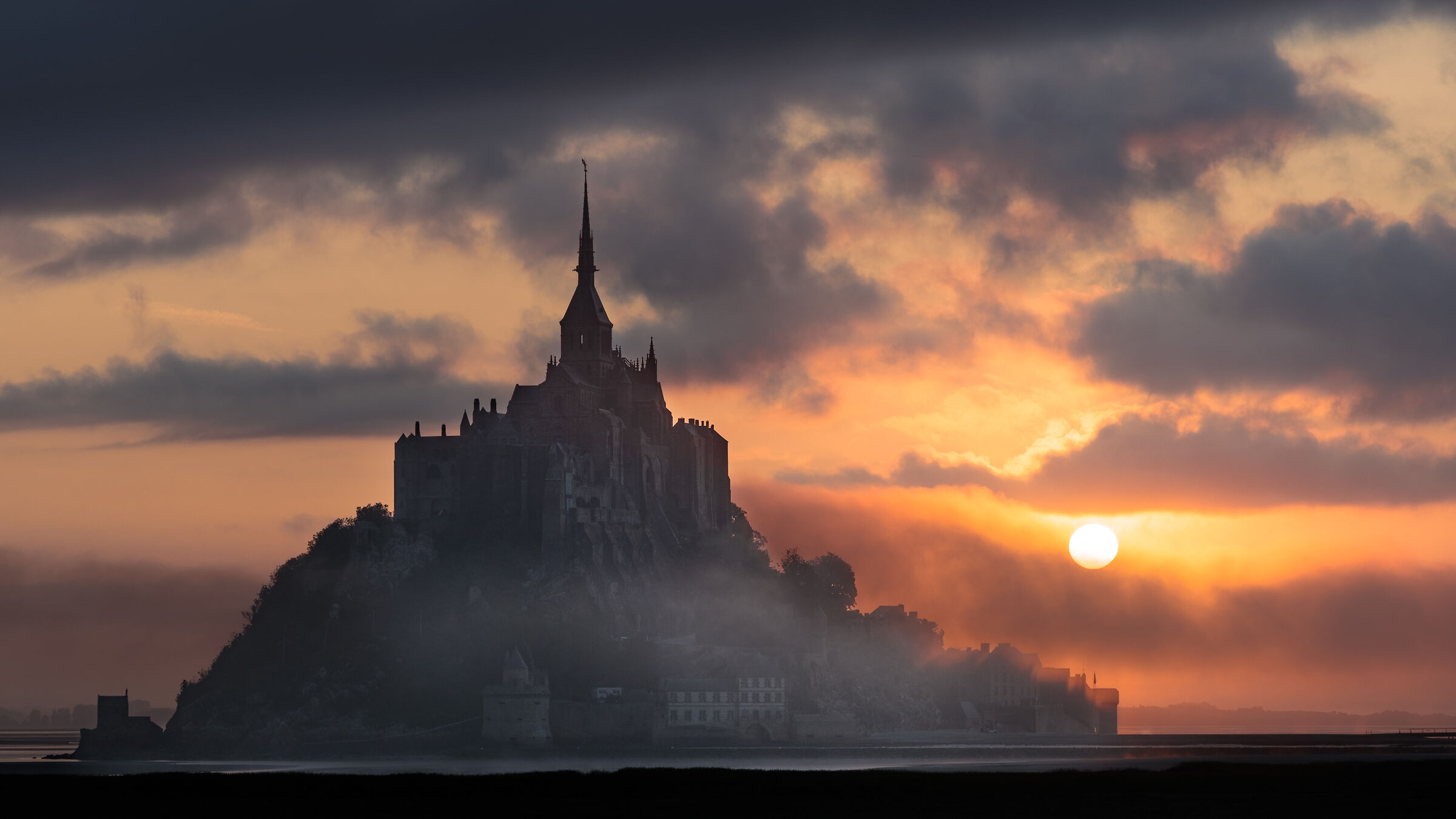 Una fortunata alba a Mont Saint Michel