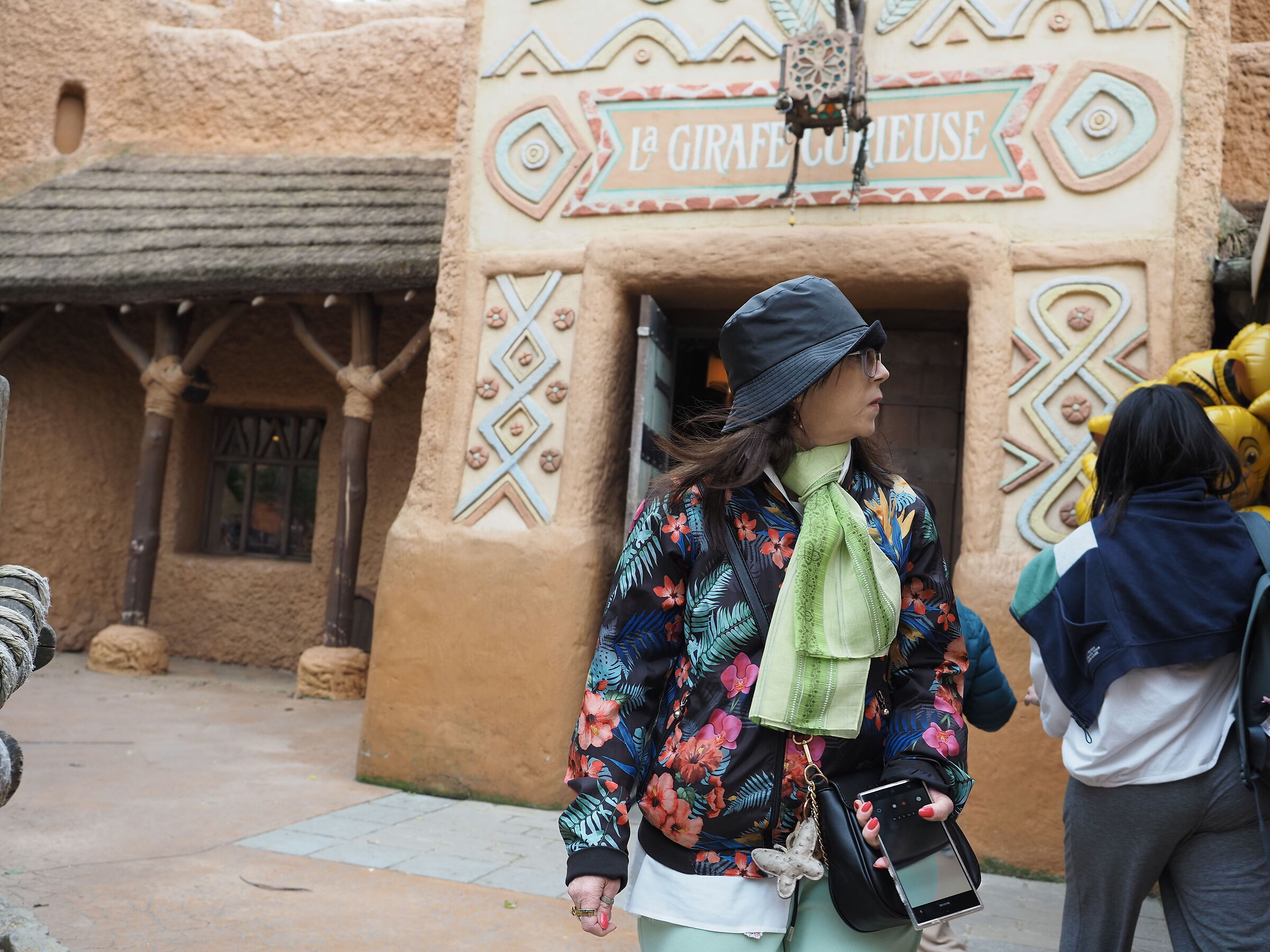 Disneylamd The Curious Giraffe