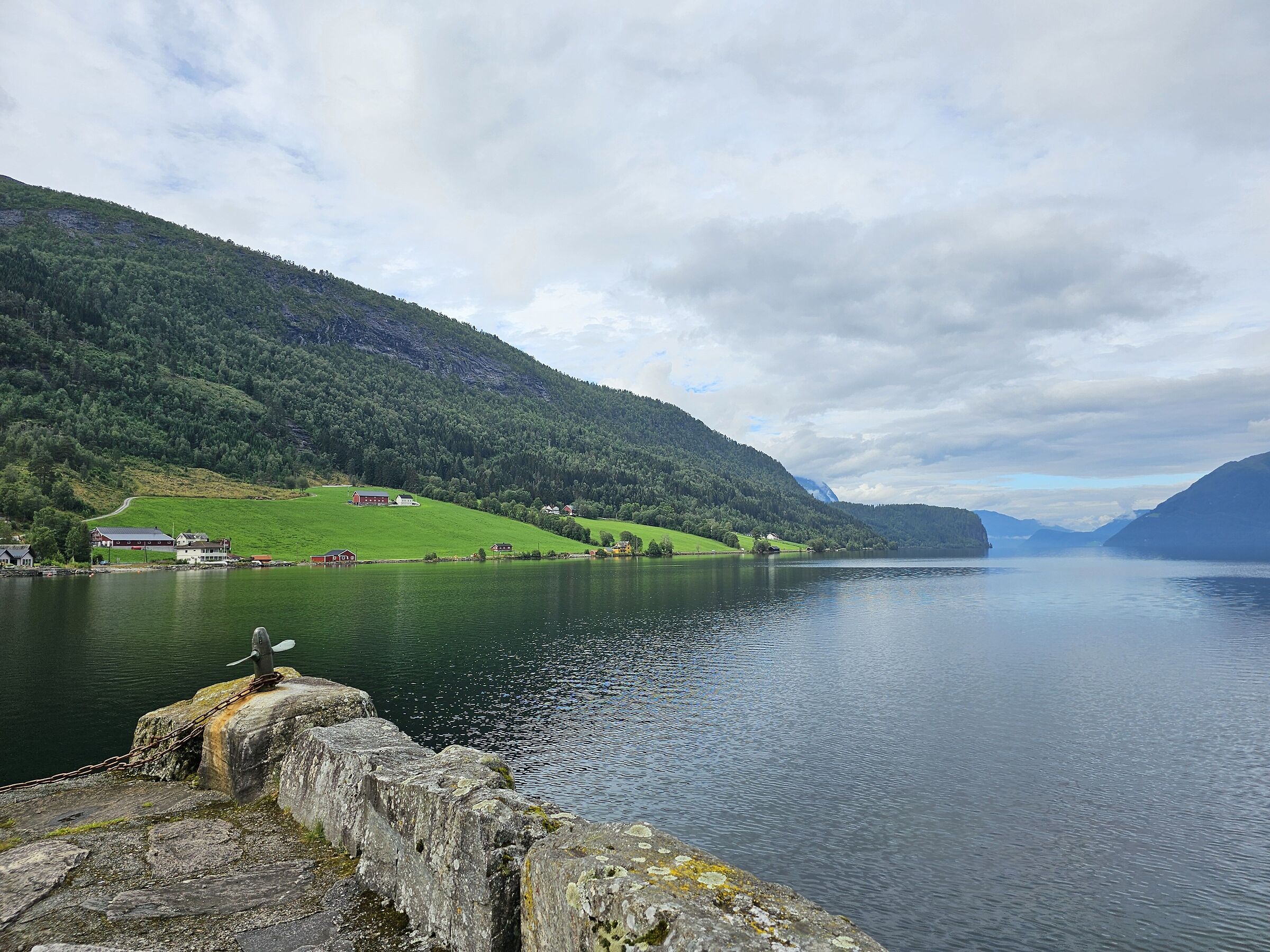 Hellesylt. Lago di Hornindalsvanet