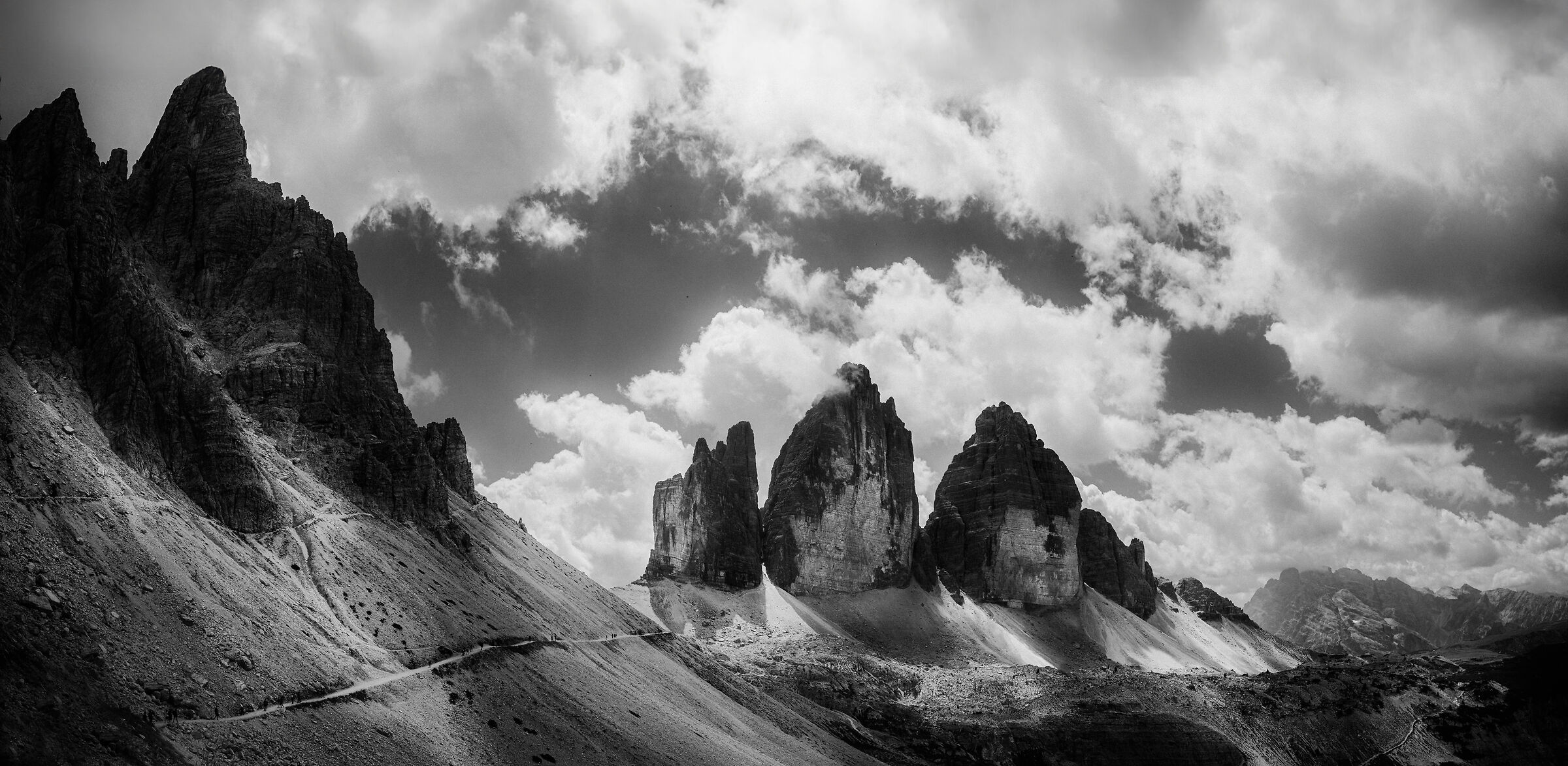 Three Peaks Black and White