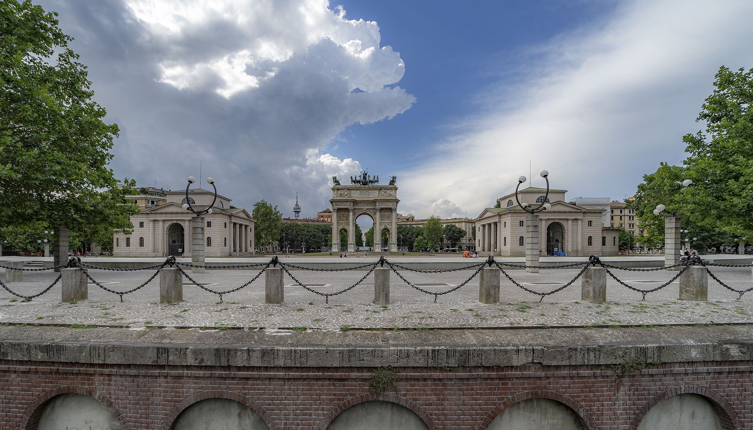 Arco della Pace con gli ex Caselli Daziari - 1